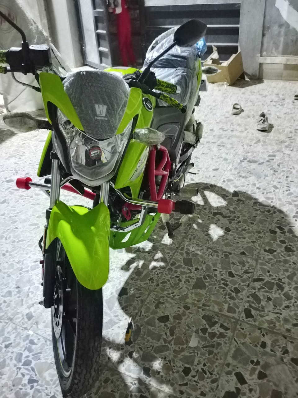 للبيع هوجي موديل 23 مسجل وكامل تحويل ثاني يوم اللي يريد لوحات انجليزي بعدهن ما مشدودات لون اخضر مغلف بي بي اف لايت جنون مال جارجر عالي وناسي صار لي شهر من اخذته وسعره مناسب اللي يحب يعرف سعره يتواصل عليه على هذا الرقم المو شراي لا يدق مكاني التاميم قرب مطعم حجي باسم الاستفسار على هذا الرقم***********
