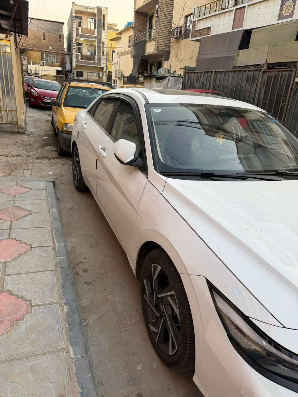 الانترا تحميع ٢٠٢٤السياره فول موصفات السياره جديده حيل السياره بسمي ماشيه ٣٢الف عنوان بغداد سعر١٣٨وبيه مجال ***********عبدالله
