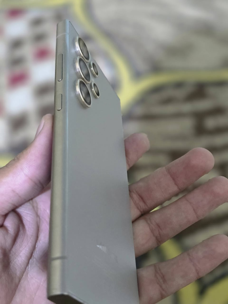 السلام عليكم
الترا s24 مستخدم 
ذاكره 256 

شاحنته اصليه من الشركه 

الجهاز مستعمل الضمان من الشركه 

باقي التفاصل خابر وتدلل 

***********

البصره الزبير 

غير متواجد ب الفيس فقط واتساب واتصال
