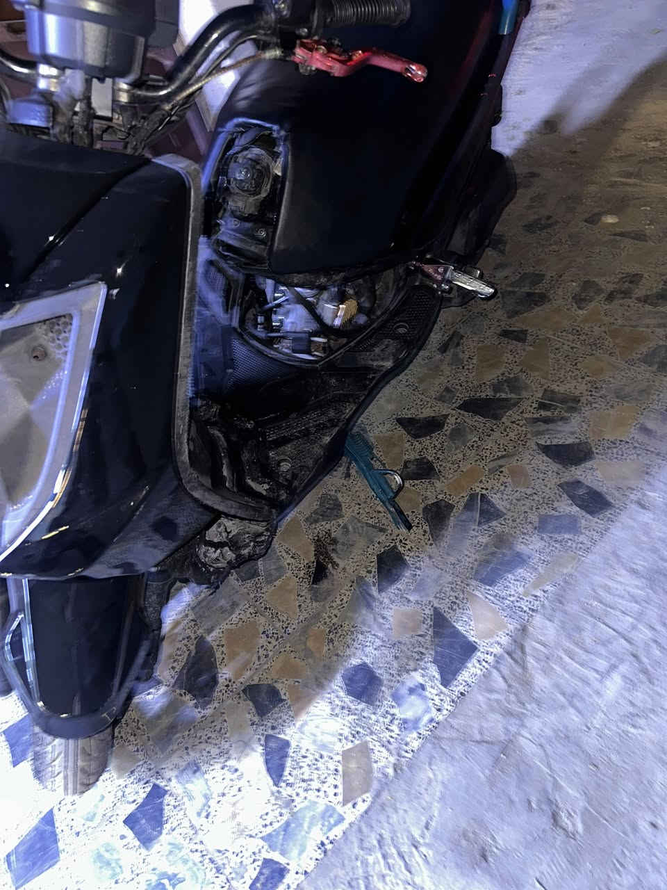سلام عليكم ورحمت الله وبركاته دراجه سكنس جبلي دراجه امزوده من الخارج من الداخل مكينه 58ونص  بيه خيط دخان بس الدراجه خير من الله نكره سلف ابي وكت دراجه شلعه وعدل أشك الكاع الله شاهد للتواصل عبر هاذه الرقم او طبلي علخاص ***********
