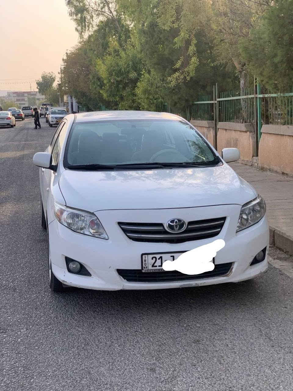 کرۆلای مۆدێل 2009 مواسەفات XLI سەیارەکە تابڵێی شتیکی جوانەو ناوازەیە هەیکەلی جوانە خەلیجیە جام کارەبایە پێشو دوای کەپسە بەس دوو دەرگای بۆیاخە کارتی بەنزینی لەگەڵایە گێڕو مەکینەی بەشەرتە بێ تەقەو ڕەقەیە شتێکی زۆر ناوازەیە مەکینە گەورەیە سعرەکەشی 110مەجالی تێدایە 
ڕەقەم *********** دخان, السليمانية
