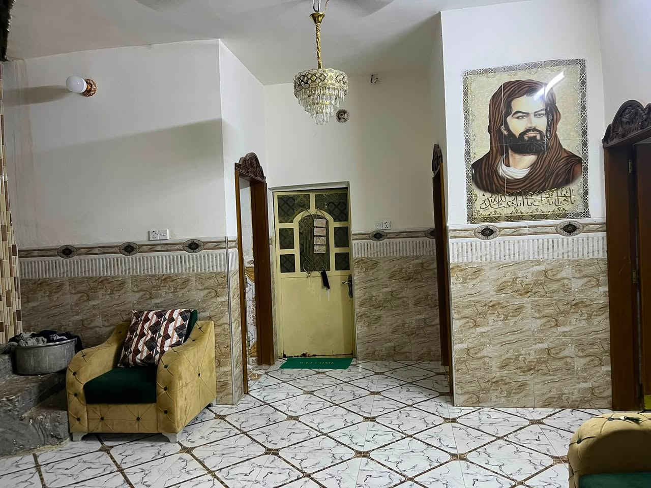 للبيع دار طابقين حجة + محل 
 
المساحة ٣٠٠ متر

السعر ١٥٠ مليون وبي مجال 

الموقع - قضاء بلد - خلف حولي البعنون - خلف التجاري - مقابيل مدرسة القلم الاهلية للبنين 

 يحتوي على 

١- طابقين ٥ غرف نوم 

٢- صاله مفتوحه 
٣- استقبال 
٤- مطبخ 
٥- صحيات داخلية وخارجية 
٦- كراج 
٧- محل 
٨- كراج  
٩- البيت الطابق الاول سيراميك جداري وارضي 
مع ملاحظه / الطابق الثاني فقط يحتاج ابياض واسطار يحتوي على ٣ غرف مع سويت داخلي 

للاستفسار اتصل على *********** - ***********
