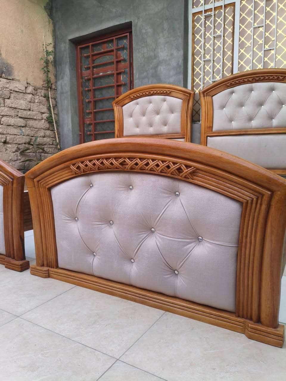 جرابي نفر • خشب زان • عدد ٢