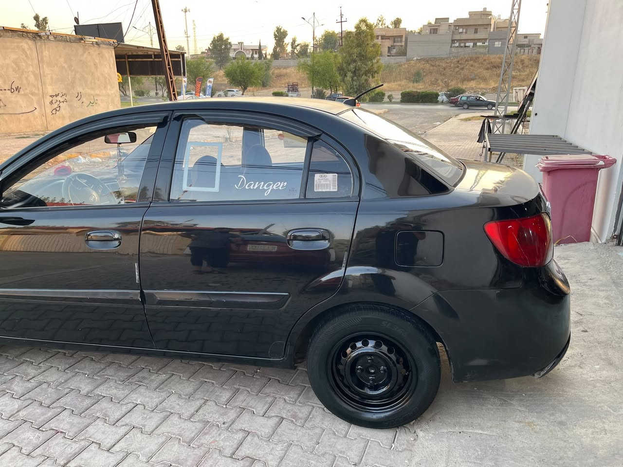 ✨ وصلت حديثاً إلى مكتب رهف 
خلينا نقدم لكم عرضنا المميز لهذا اليوم! 🚘💨
📋 تفاصيل السيارة:
🔹 السيار 🚗كيه ريو 
🔹 الموديل: 2012
🔹 
🔹 ناقل ⚙️ شرط
🔹 المحرك:    شرط          🛠✅
🔹 الرقم: دهوك شرعي بل موصل 
🔹 الضرر ( بدون اي ضرر بقط تقهيل بل بوند وبل سقف. موضح بل سونار 
💸 السعر.  81 وبيها مجال   
📍 موقعنا:
الموصل - حي الزنجلي - قرب مول دريم 📍🏢
⏰ أوقات العمل:
من الساعة 09:00 صباحاً وحتى 10:00 مساءً 🕘🌙
📞 للتواصل والاستفسار:
يسعدنا استقبال اتصالاتكم المباشرة خلال ساعات العمل:
📲 ***********
📲 ***********
🌟 مكتب رهف.. اختياركم الأمثل لسيارة العمر! 🌟
