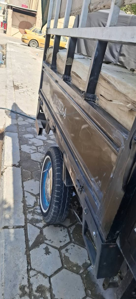 سلام عليكم ستوته للبيع موديل 21مقفوله كفاله عامه رقم انكليزي  ستوته كامله ابيع مكاني نجف شارع حنون للاستفسار الاتصال ***********
