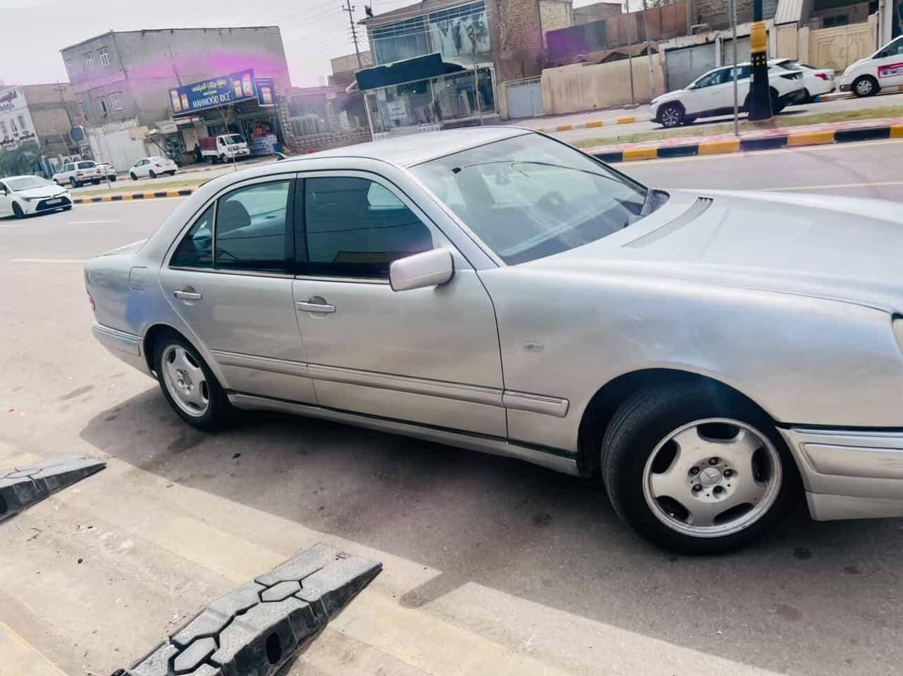 سلام عليكم مارسيدس ام عيون كلشي عله وضع البلاد حلو سياره كير محرك٨ و خير من الله تبريد عالسويج مكلف بالنشر رجأ المو شراي ليعلق *********** تصال بي وتساب وشوف التفاصيل اكثر بيع ومرواس سعر 80وبيه مجال
