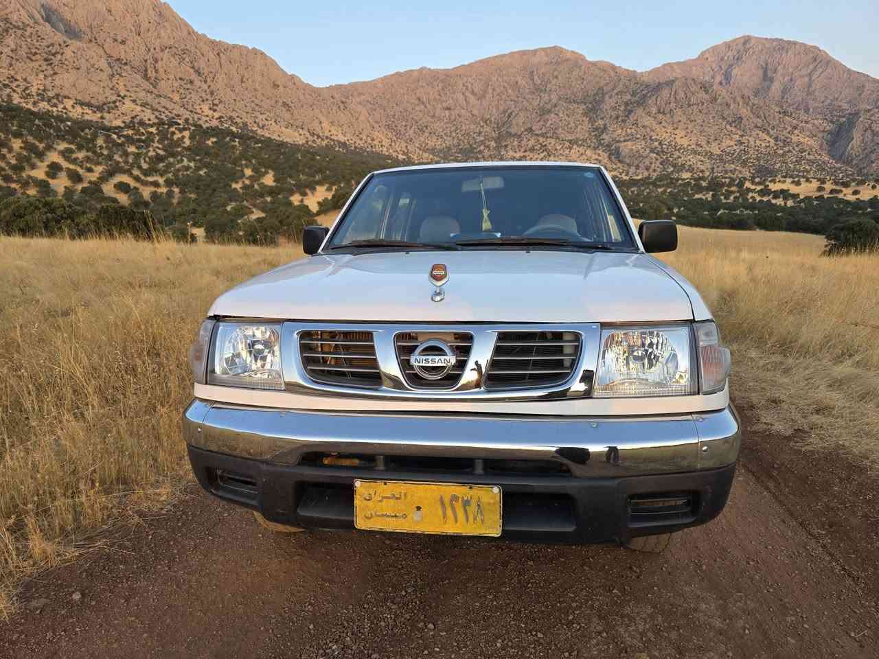 پیکاب نیسان 2002
ئاڕمی پلاستیک سلێمانی 
تەبرید وپاوەر 
سارد و گەڕم کارەبای گێڕو مەکینەی بەشەرت 
تەنها یەک پارچەی پێشەوەی ڕەشە بێ ناو گرتن 
سعری 78گەڵا و کەمێ مەجال 
***********
***********
