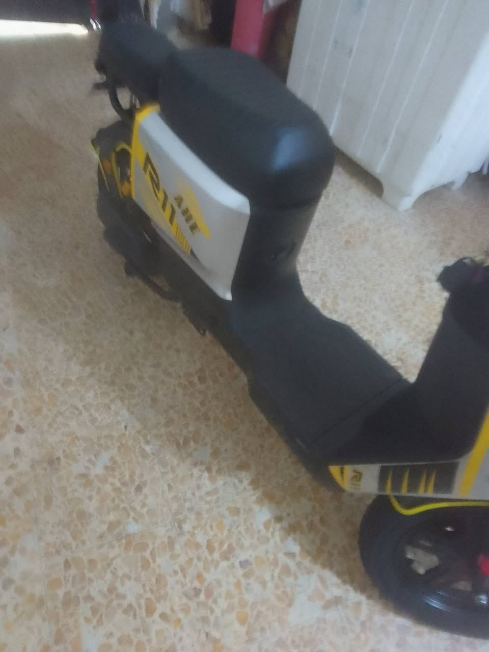 السلام عليكم دراجه R11  نوعAHE
٣٢امبير خمس بطاريات نظافه ٩٩%١٠٠ السعر ٥٥٠ وبي مجال مكاني البصره القبله واتساب***********
