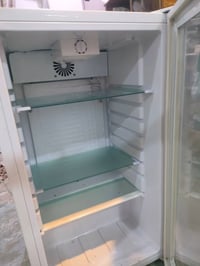 ثلاجة صغيرة • باب زجاجي • جديدة