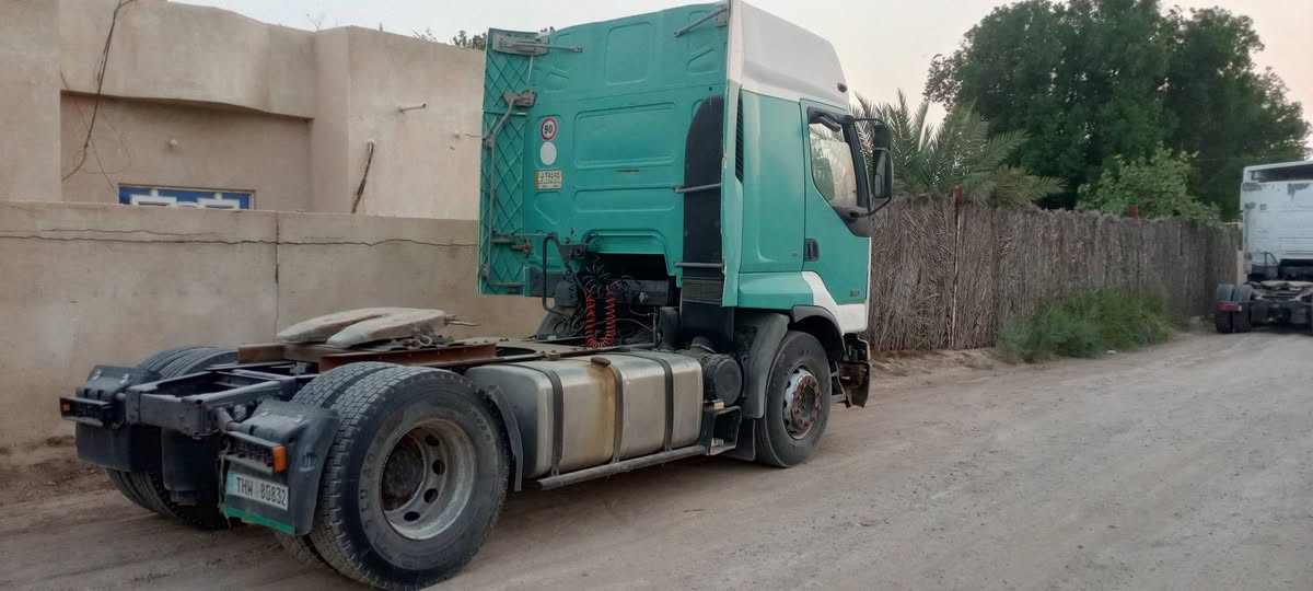 السلام عليكم رينو للبيع موديل 2004 لسياره جاهزه تخم تاير مكينه لا تنقيص ولا تبخير كير جديد لسياره نضافه واحد على واحد دوشمه جديده غرفته فول ***********/***********
