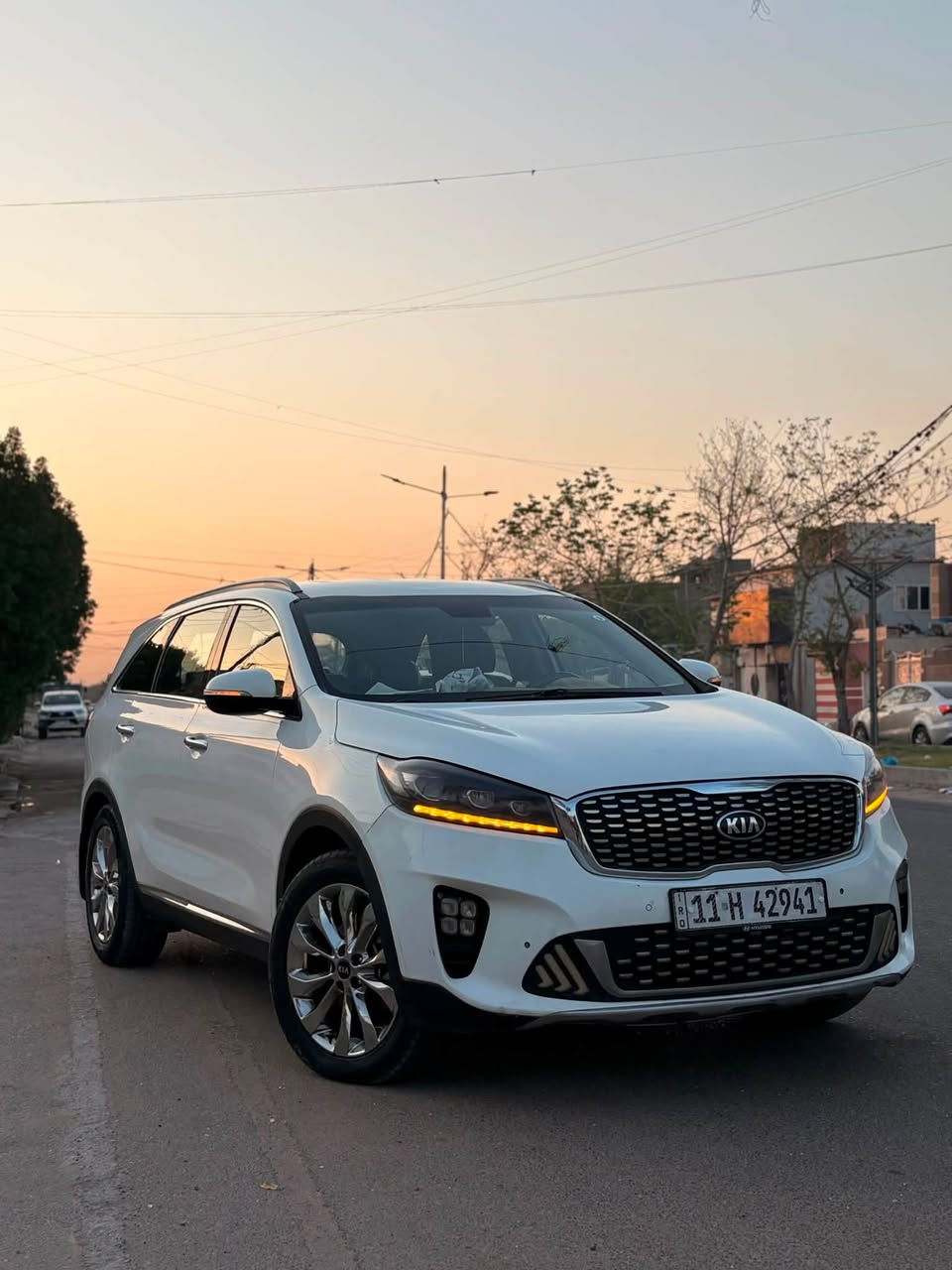 السلام عليكم 

كيا سورنتو - KIA SORENTO
2020

خليجي 
6 سلندر
7 راكب

فول مواصفات ما عدا البنوراما
• كراسي كهرباء - جلد 
• بصمة تشغيل 
• بصمة أبواب
• شاشة كبيرة
• صندوق كهرباء - شفط
• ⁠4 انظمة قيادة 
• مري شفط
• حساسات امامي خلفي
• لد نهاري
• اريل نفكيشن  
• ⁠تحكمات ستيرن 
• ⁠ومواصفات الخليجي معروفة

سيارة خير من الله 

السيارة وارد خليجي يعني كفالة عامة 
فقط بيها ( بارد بسيط بالباب وتكحيل كارد بالجاملغ )

220 وبيها مجال 
مكان السيارة بغداد حي اور 

***********
***********
