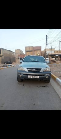 سورنتو 2006 السيارة جاهزة مابيها اي نقص كير جديد مكينه جديد تبريد شغال...