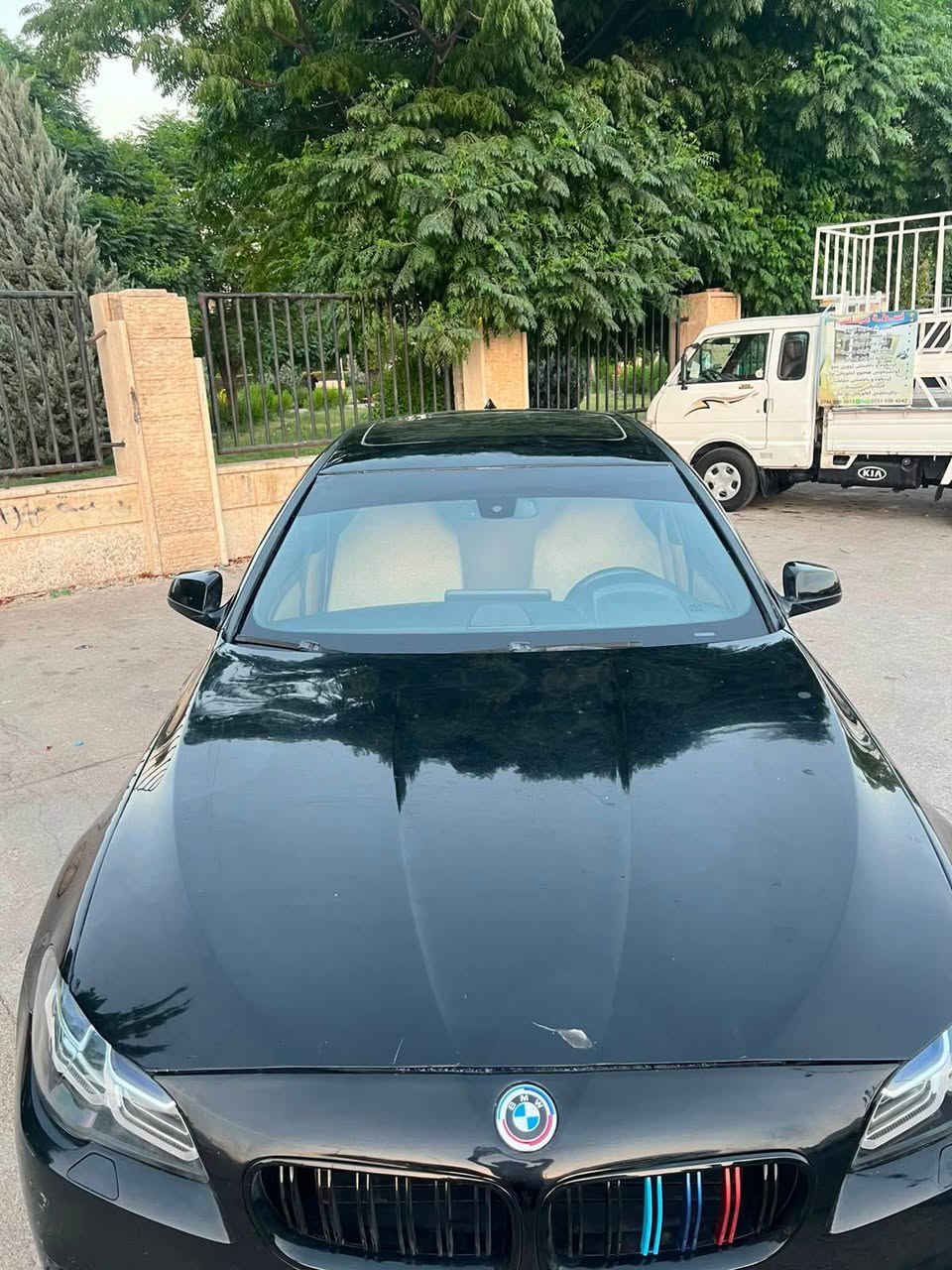 BMW f10 فول مواسةفات شةريكة عروش سبوغ عام. بيش و پشتي كةپسة شكلي گوراوة بو ٢٢ سةيارةكي زور نازدار و زور بي مةسرةفة ئةوةي موشتةري زياتر زانياري ***********وةتس ئةپ أربيل, العراق
