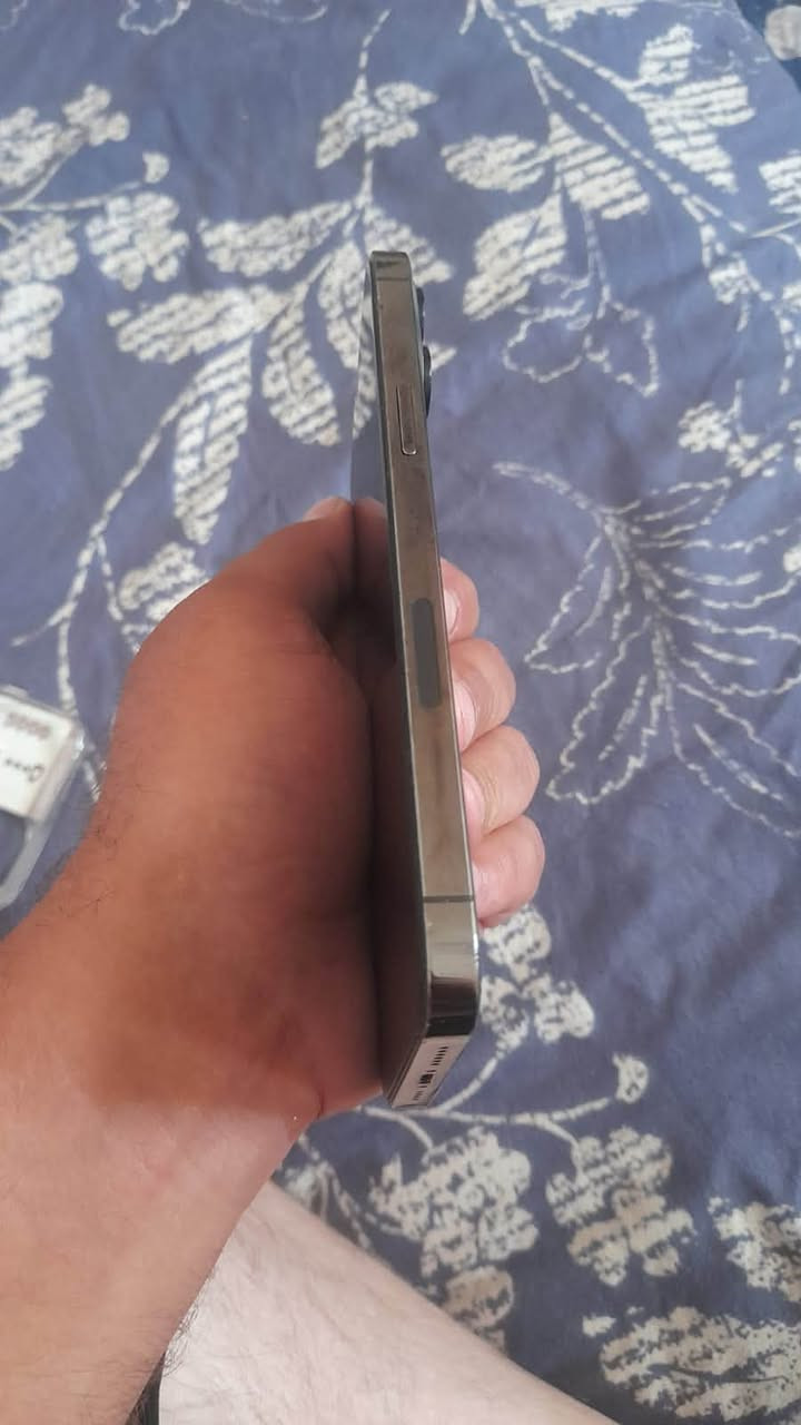 السلام عليكم ايفون 12 برو ماكس ذاكره 256 لون اسود مبدل بطاريه اصليه والضهر مفطور مثل ما موضح كدامكم والباقي كله شغال تجي وتفحص إذا ما عجبك الجهاز عوفه السعر ٣٠٠ الف مكاني الشعب حي أور الرقم ***********
