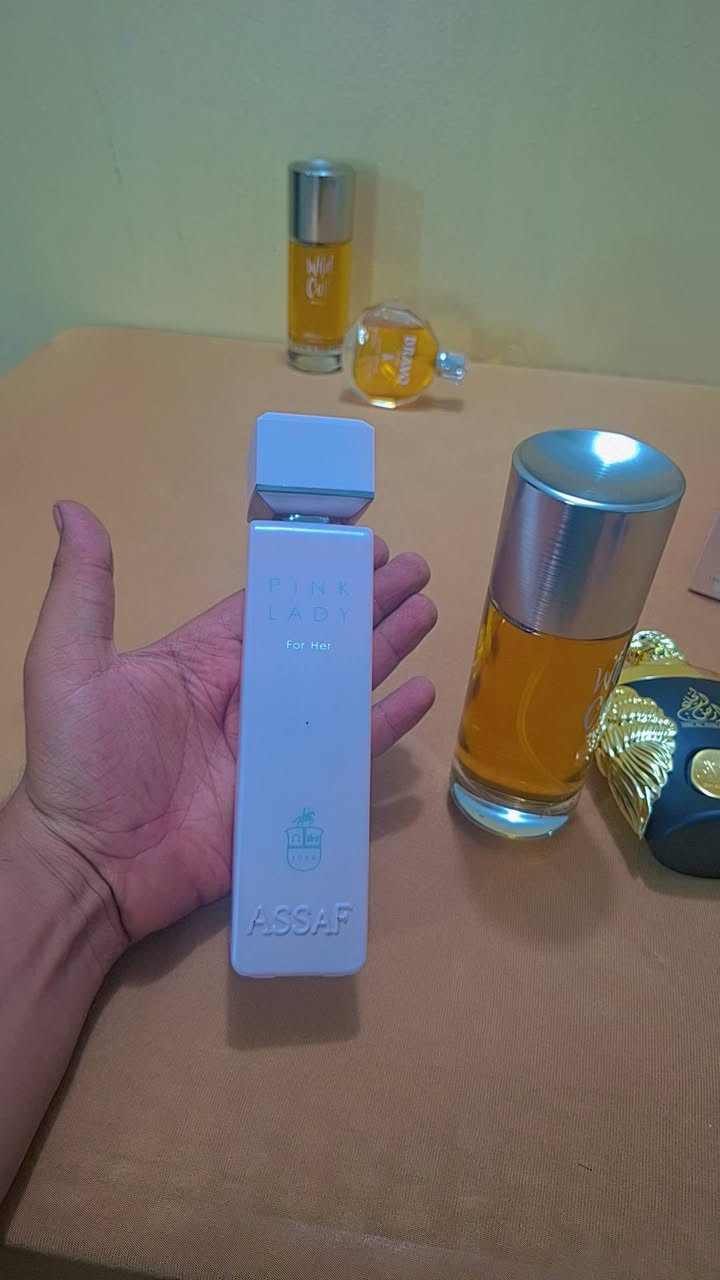 ✨ العطورات العالمية وصلت! ✨
🌹 أرقى وأفخم العطور العالمية
💎 روائح مميزة تناسب جميع الأذواق
🔥 ثبات وفوحان يدوم لساعات
🎁 خيارات رائعة للرجال والنساء

اختَر عطرك المفضل وخلي حضورك يحچي عنك ✨
عطورات عالمية… فخامة تبدأ من أول رشة. ❤️

📍 متوفرة الآن
⏳ الكمية محدودة — سارعوا بالحجز والشراء!
***********
