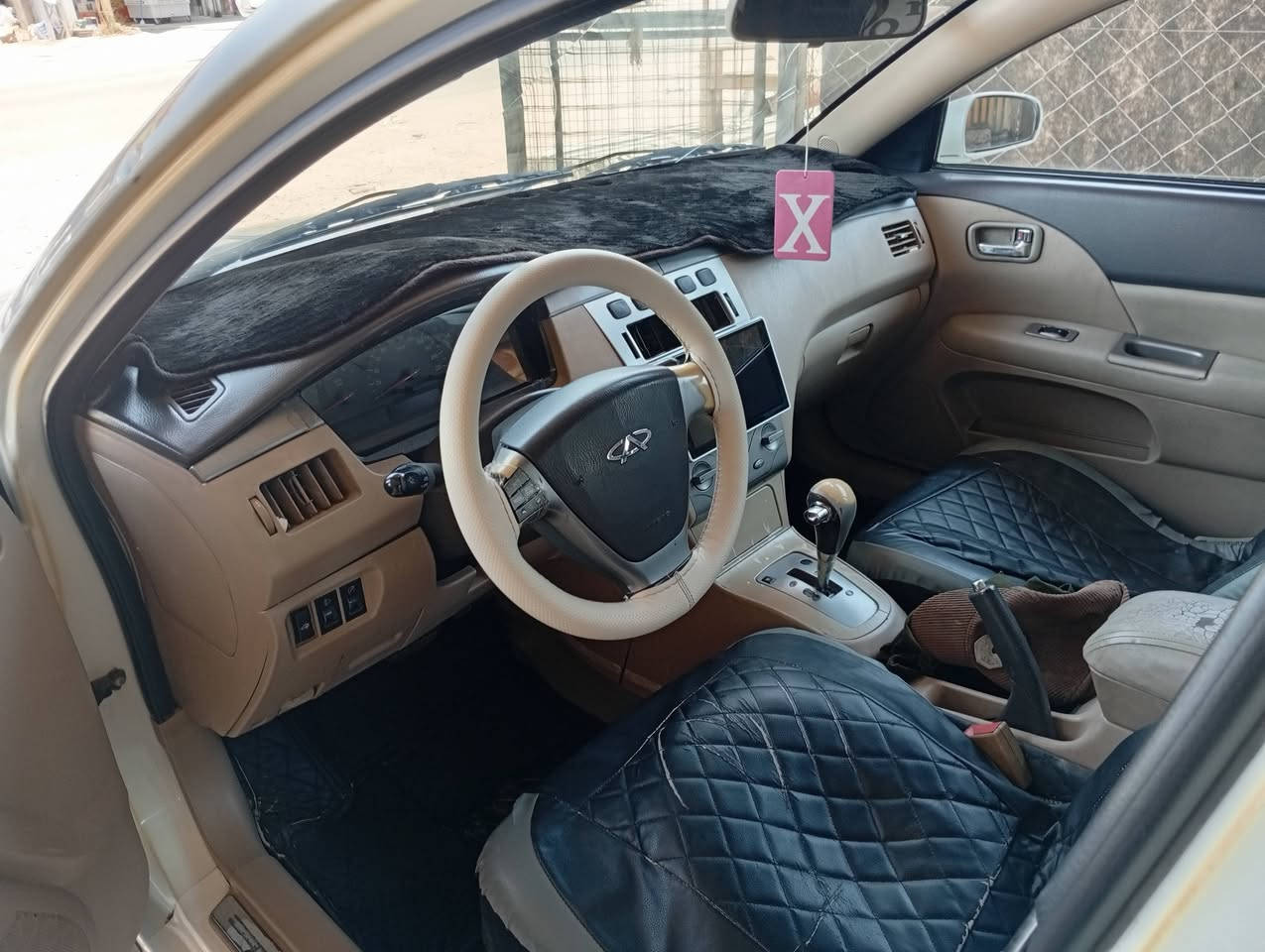 شيري 2012 A5 بحالة جيده كير مكينه 
كهربائيات تبريد إدامة كامله عليها شاشة 
وكاميرا خلفية سنويه ساقطه 2024 باسمنة تحويل مباشر  رقم بابل. السعر37 وبيها مجال***********
