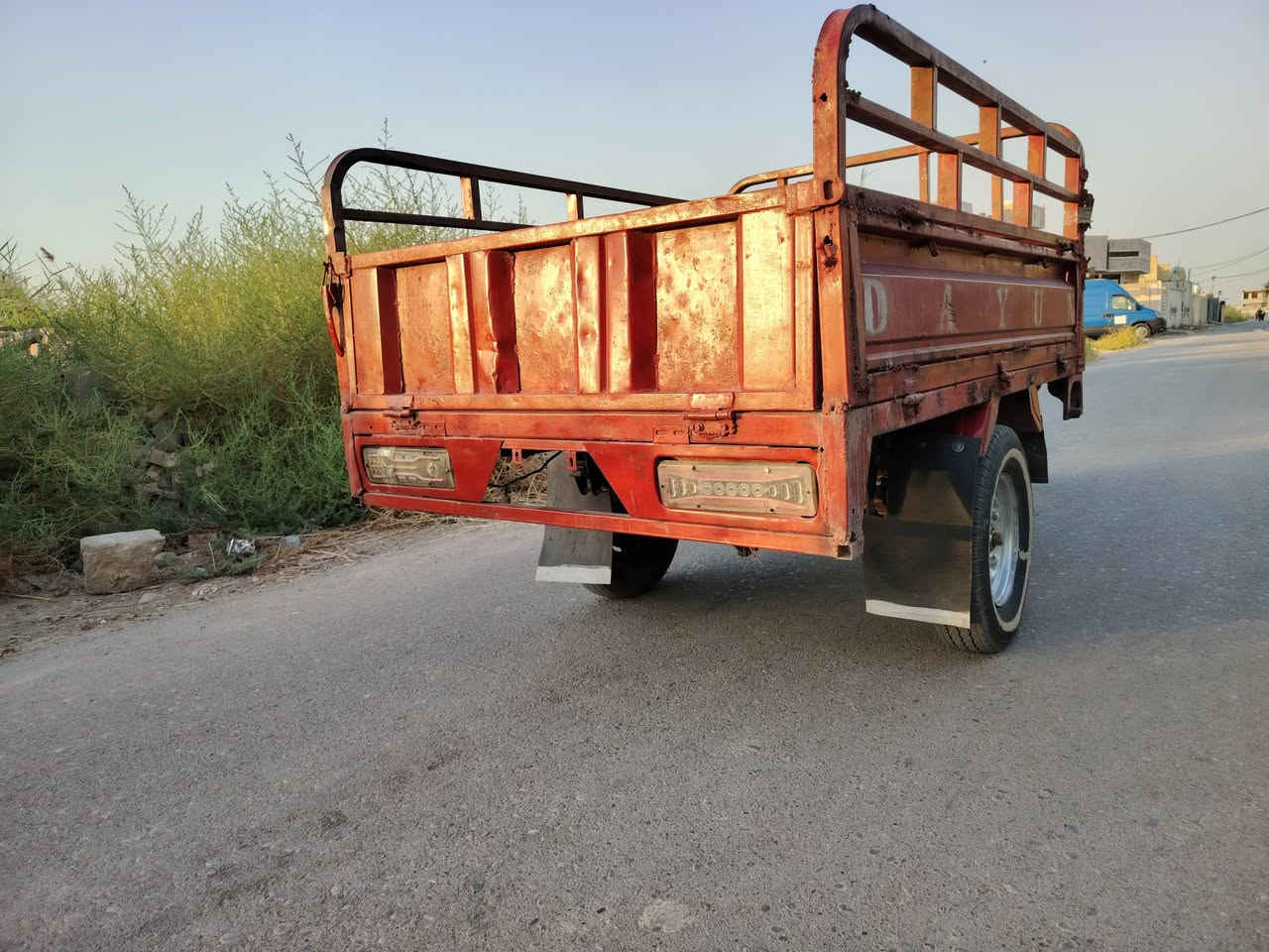 السلام عليكم ستوته للبيع دايوان موديل 15 محرك 24 أوراق كامله 
ستوته نضيفه خير من الله كهربائيات كامله بك لايتات شاير هورن كلهه شغاله سلف هندر أكسن كبس بديهه
 نظيف أتصل وبيك خير وتدلل ***********
