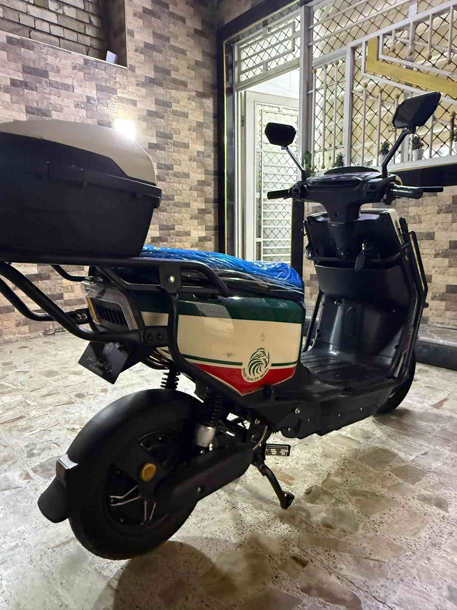 السلام عليكم شبابنا الغوالي
دراجه شحن سكنس موديل26 سبعه بطاريه
32 أمبير ملف 2000 سرعه 100بريكات ديسك أمامي وخلفي الدراجه جديده قبل شهر اشتريتها
وصل المعرض موجود عندي العنوان بغداد
حي اور سعر 850 وبيه مجال قليل@***********
