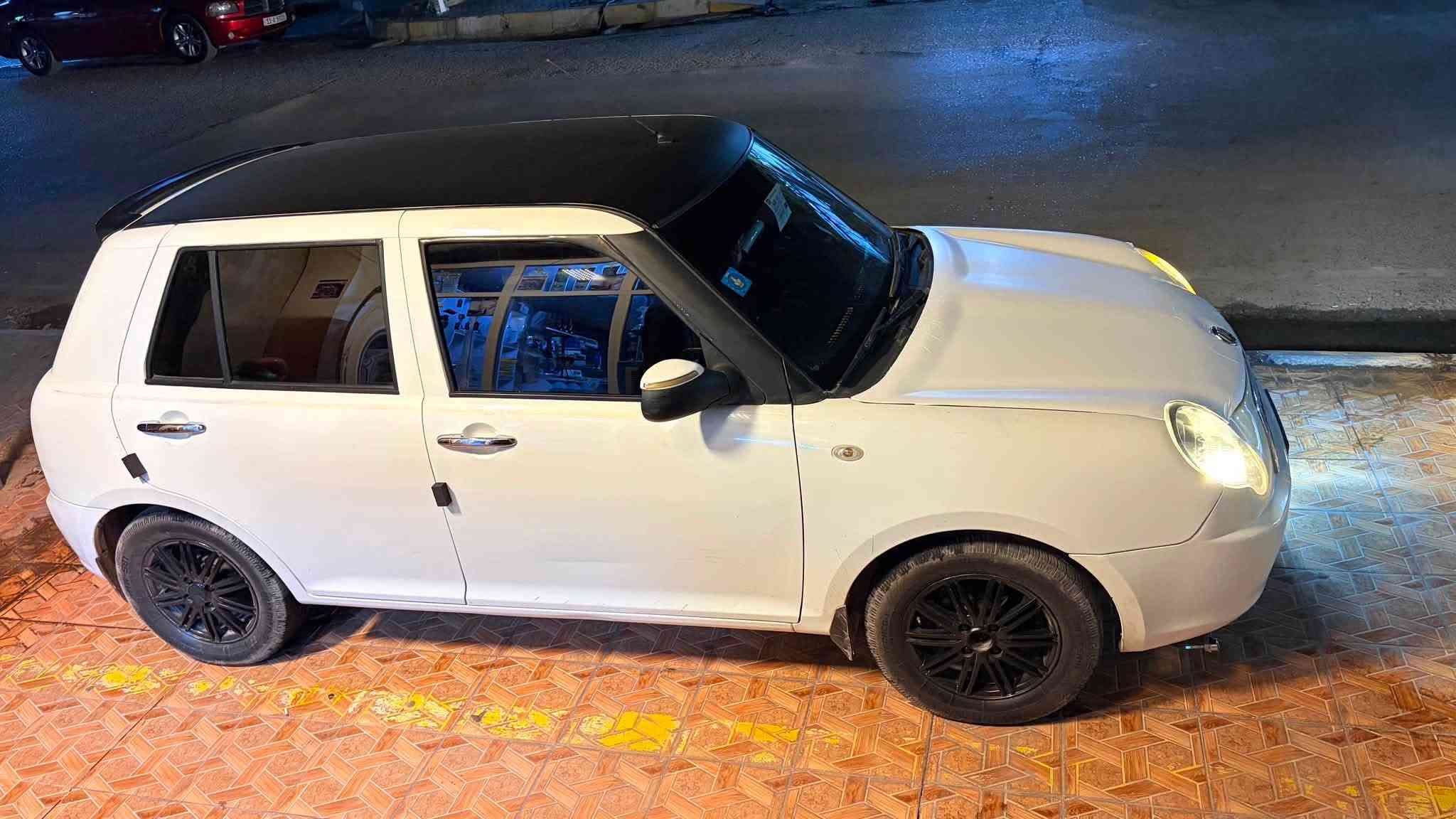 ليفان ٢٠١٣ • أسود • شاشة تاب