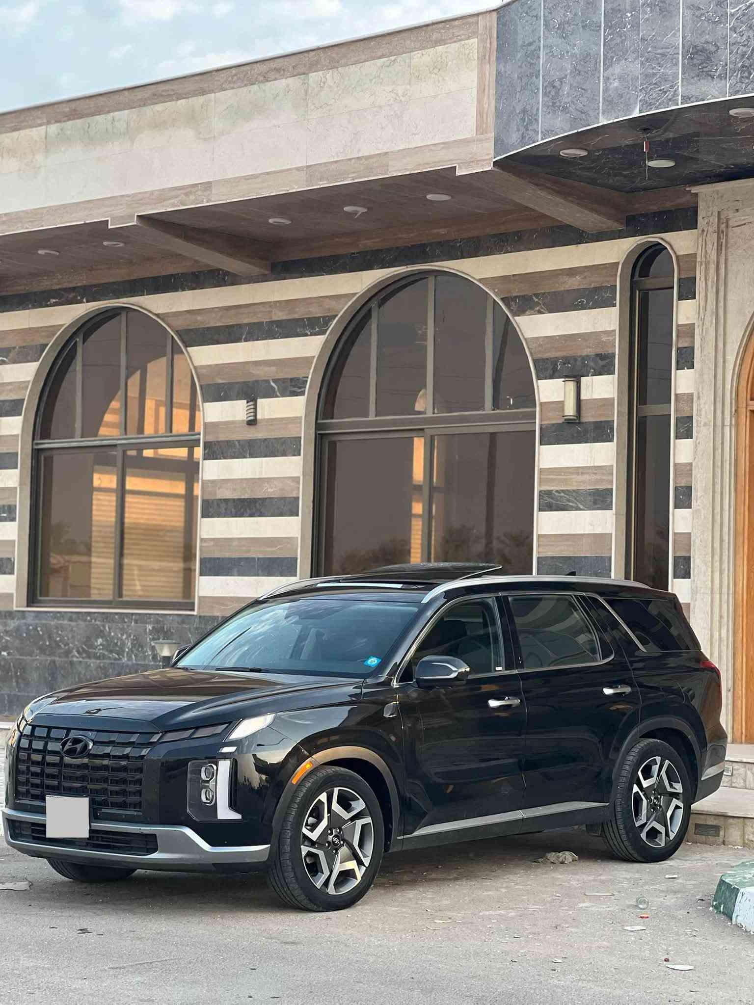 سلام عليكم هيونداي بليسايد 2023 فئة لمتدد فول مواصفات كامرات 360 حساسات رادارات كشنات تدفئه وتبريد 7 راكب فتحتين وبعد مواصفات هواي بيها حادث السيارة جاملغ وبنيد مبدلات ومصبوغات بدون شواصي بدون لغود رقم بغداد حرة باسمي ماشيه 55 الف سعر السيارة 262 وبيها مجال للشراي مكاني بابل المسيب للاستفسار اكثر الاتصال على الرقم 
*********** واتساب
