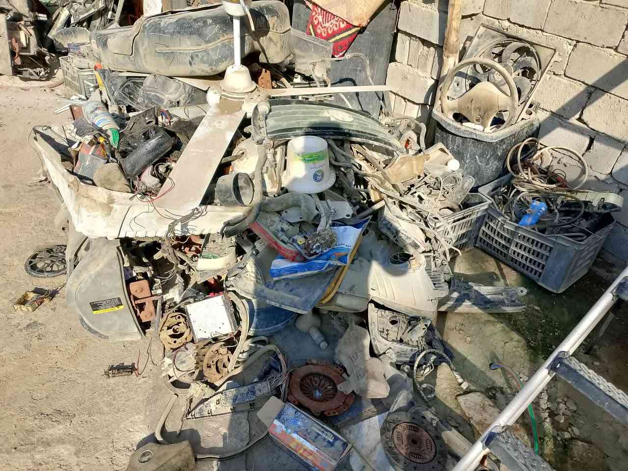 سلام عليكم غراض سيارات كلشي مجود بيهن غراض مال الانتر كلشي مجود اسعار مناسبه جدا *********** هذا رقم تواصل
