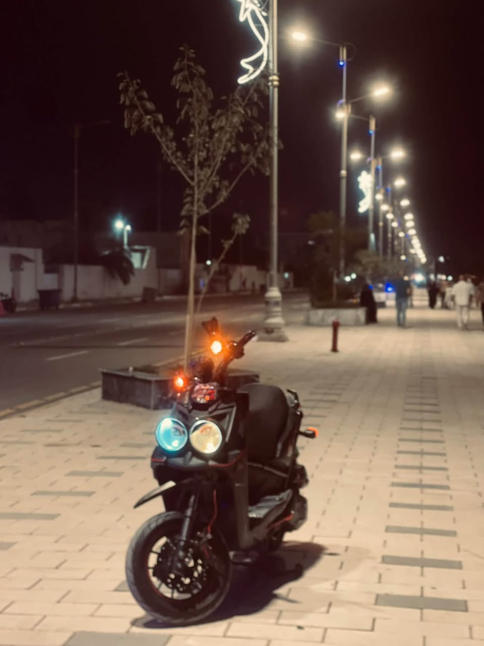 سلام عليكم سككنس. جبلي نرلته من الرمبه على هل وضع تزويد بيه كله اصلي دراجه بلاديه ماشيه تلاثينلت دراجه شلعه ومعدل كلجات رياضيه بيه هواي غراض اصليه وكله مزوده دراجه مال جناي بس اريد اخذ تي ماكس وبيعه الدراجه كفاله عامه من الشخط وذا بيه برغي تجاري ترجعلي الدراجه نصبه تخبل وعاليه وكله شغال بيه منضومه دبل رماش حساسات نوزل كله شغاله الدراجه معروضه ب1450

ومراوس بتي ماكس او اطي فرق بكاني واسط نعمانيه رقمي متواجد واتساب مازنجر وسدود ***********

نص مكتوب في الصور:
- Meta AI