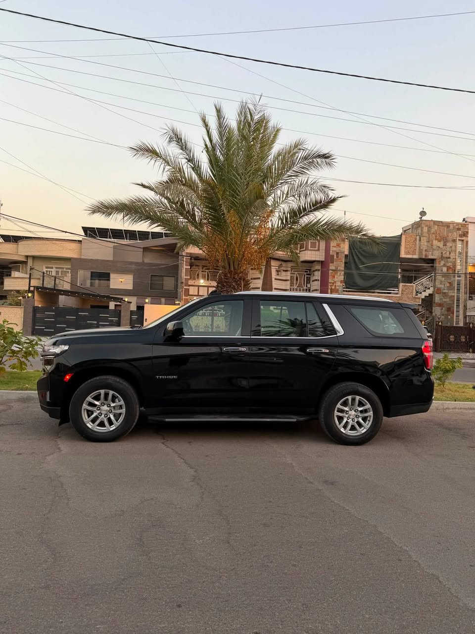 السلام عليكم 
تاهو LS 2023 رقم بغداد 
مكفولة كفالة عامة 
ماشية 44،000 ميل 
معروفة مواصفات الـ LS 
مكان السيارة بغداد السيدية 
للاستفسار ***********
