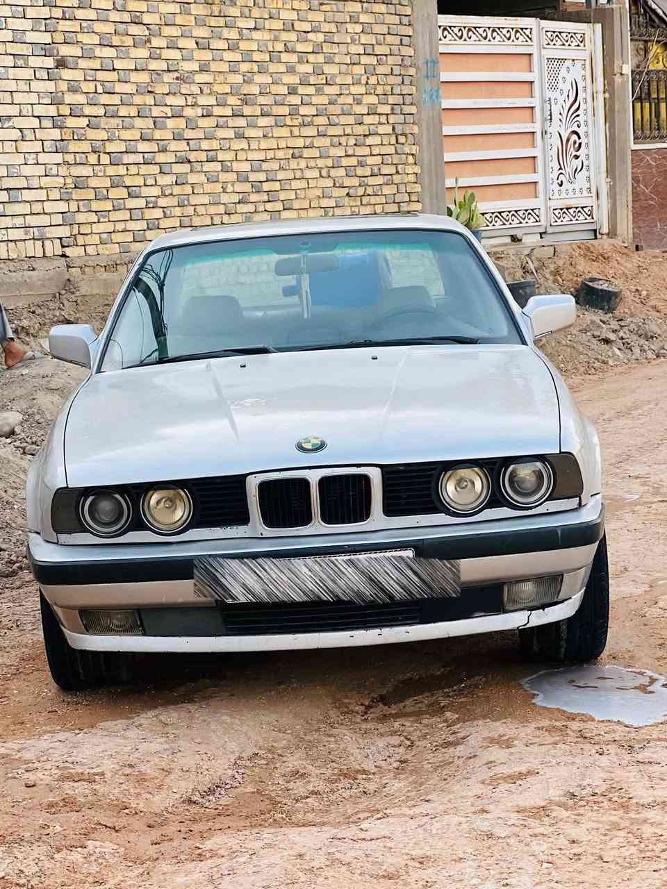 السلام عليكم شباب لبيع سياره جديده مكينه كير حداديه محرك 6سلندر مسكر كير اتو سياره حلوه داخل جلد سياره بيه. جراد بل بنيد و قمار قليل مكاني الديوانية رقم صلاح الدين سنويه ل 31جاهزه تجي و تشوف بعينك و تشلع عيوني 
***********
سعر 52وبيه مجال

