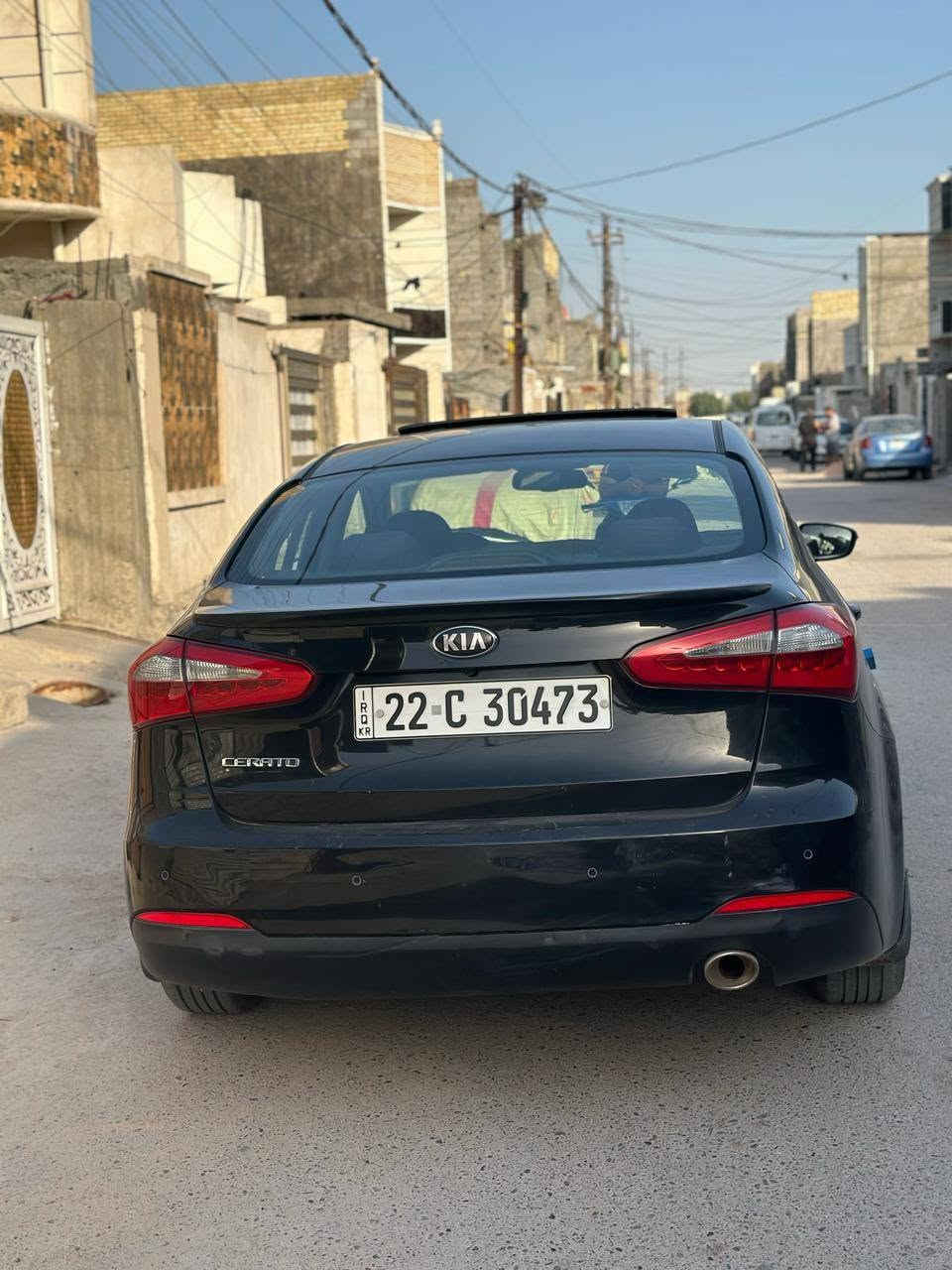 كيا سيراتو موديل 13 فول بصمه للأخير 
بارد فقط باب صدر على كد شبر ودوسات 
فقط كير مكينه كفاله صدر 80٪ مدوشمه كامله كهربائيات كلها شغاله 
مواصفات معروفه فول تحكم ستيرن 
شفتات سرعه 
تبريد بيانو قطعتين 
حساس امامي خلفي 
انارة ترحيب اربع وياله دسك
وباقي المواصفات أهل الخبره يعرفوهن مال الفول سعر المطلوب 105 مكان سياره بغداد البياع هاتف ***********واتساب

