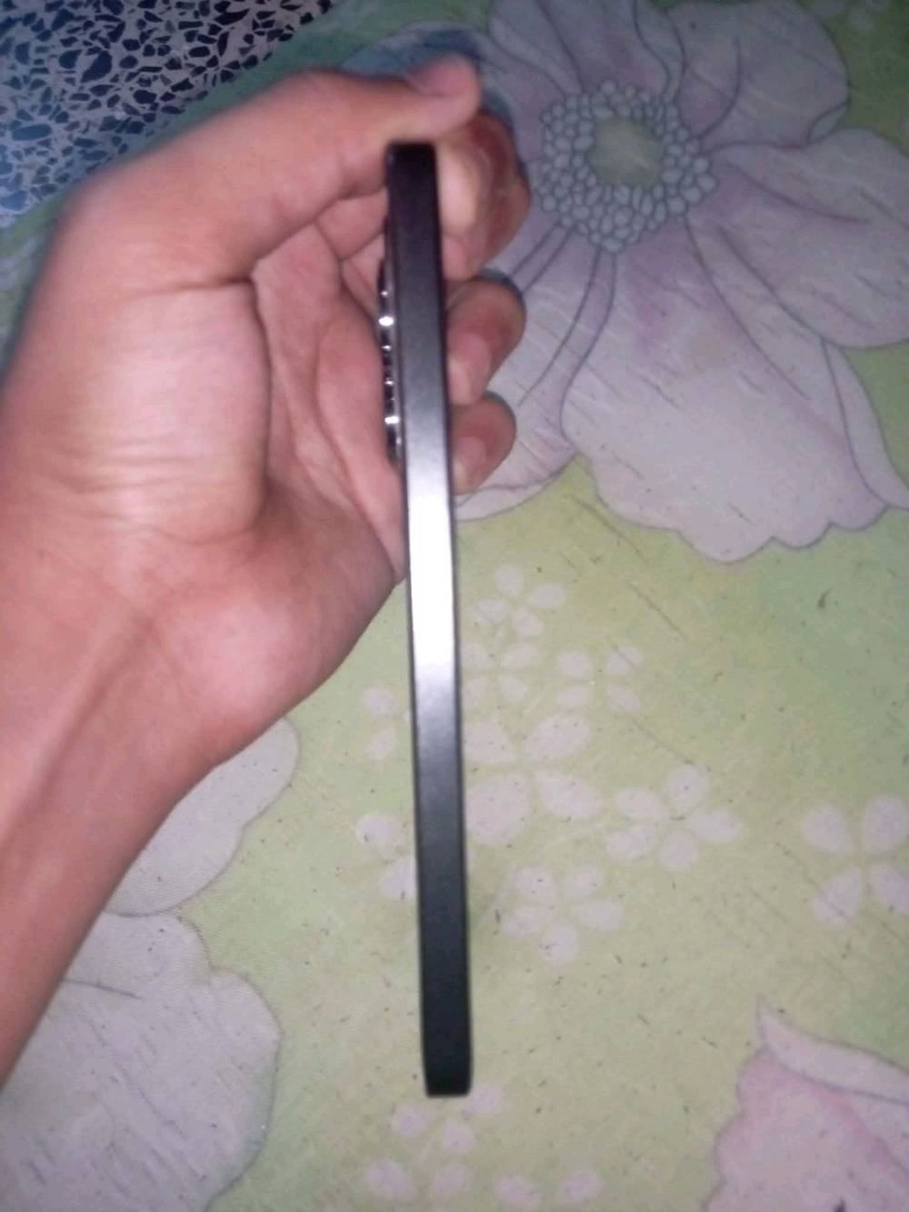 بوكو 5G x6 ذاكره 256 الجهاز نضيف مامداخل صيانه بي بس نقطه بل شاشه ماماثره على المس ماشرلكم عليه سعره 270 وبي مجال لطيبين مكاني نجف حي رحمه