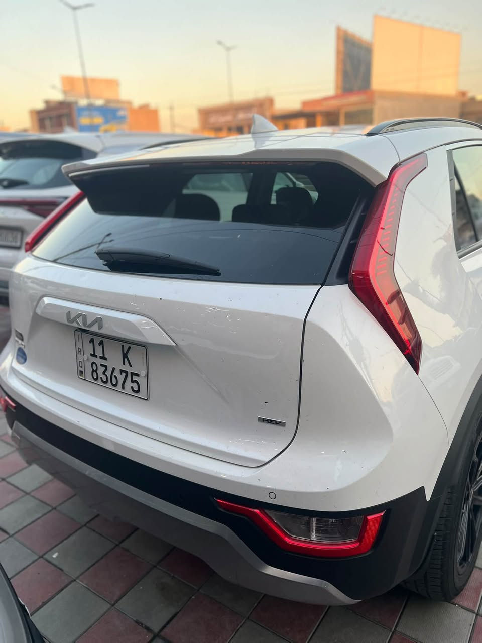 �🔥 للبيع كيا نيرو هايبرد 2023 🔥🚘

✨ KIA NIRO HYBRID 2023 ✨
سيارة اقتصادية وعملية، تجمع بين الهدوء والأداء والتوفير ⛽⚡

🔹 موديل: 2023
🔹 هايبرد Hybrid
🔹 محرك 1.6L
🔹 ناقل حركة 6 سرعات DCT
🔹 دفع أمامي FWD
🔹 قوة النظام الهجين 139 حصان
🔹 عزم 265 نيوتن.م
🔹 استهلاك وقود ممتاز واقتصادي جدًا

🔥 المواصفات حسب الفئة:
• شاشة وسطية 10.25 إنش
• Apple CarPlay / Android Auto
• كاميرا خلفية
• تشغيل بصمة / تشغيل زر
• دخول ذكي
• مثبت سرعة
• أوضاع قيادة Eco / Sport
• حساسات ومزايا أمان متقدمة
• تكييف أوتوماتيك
• جنوط ألمنيوم
• مقاعد مريحة وتصميم داخلي عصري

💯 نظيفة – اقتصادية – عصرية – مناسبة للاستخدام اليومي والسفر

📍 الموقع: _الانبار الفلوجة
💰 السعر: _15.000$
📞 الاتصال: ____***********

🔥 نيرو هايبرد… توفير بالوقود وأناقة بالطريق
(بارد مقدمة البنيد بسيط) فقط
