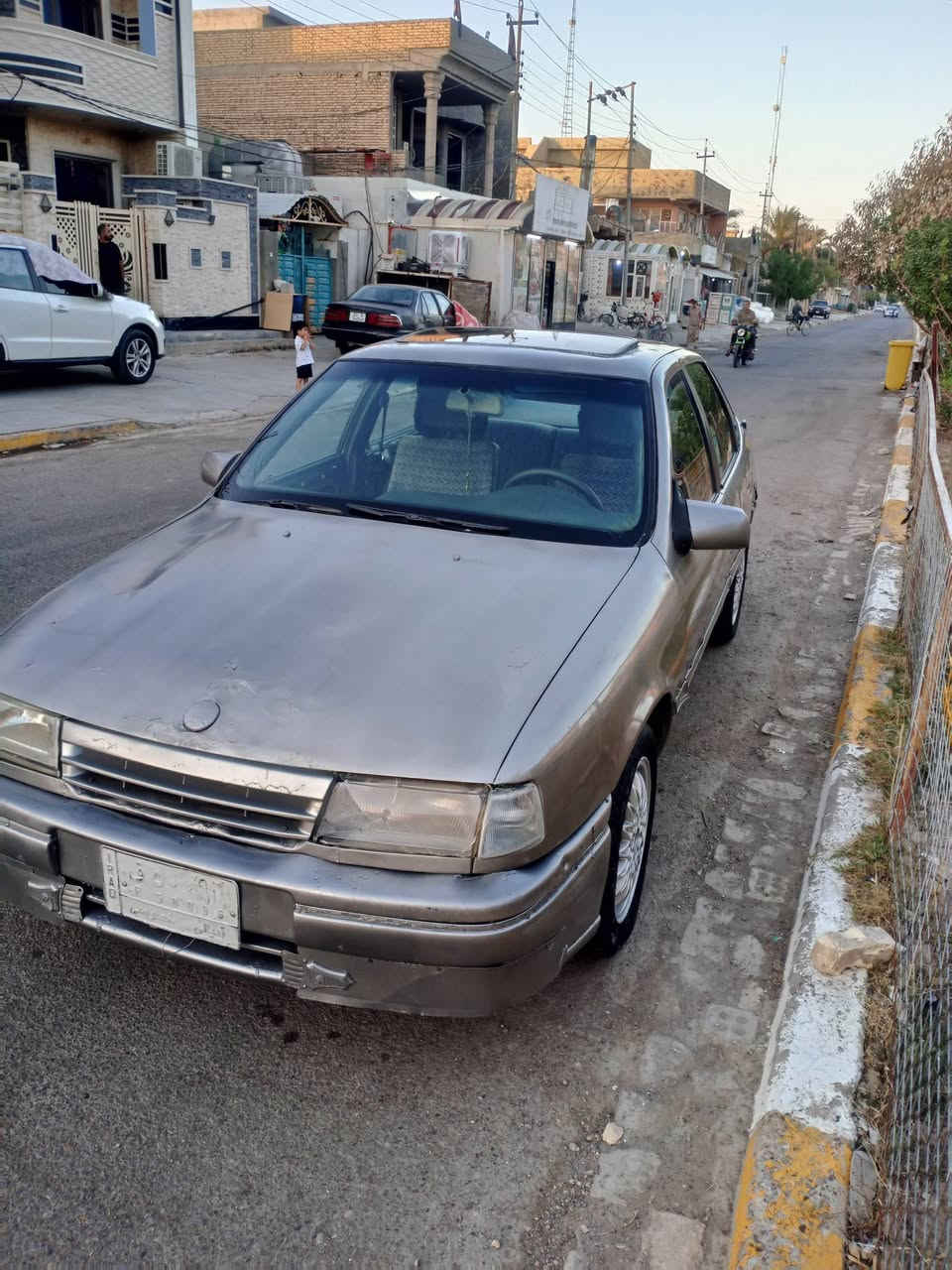 السلام عليكم اوبل فكترا طرف ثالث شرط وكاله  سياره حلوه وكاعده نضيفه كير ومحرك مكفولات مال حاويه صبغ عام لجماليه منضومه زنون داخل نضيف سلايد روف شغال للبيع سعر 19 وبيه مجال بسيط ديالى بلدروز ***********
