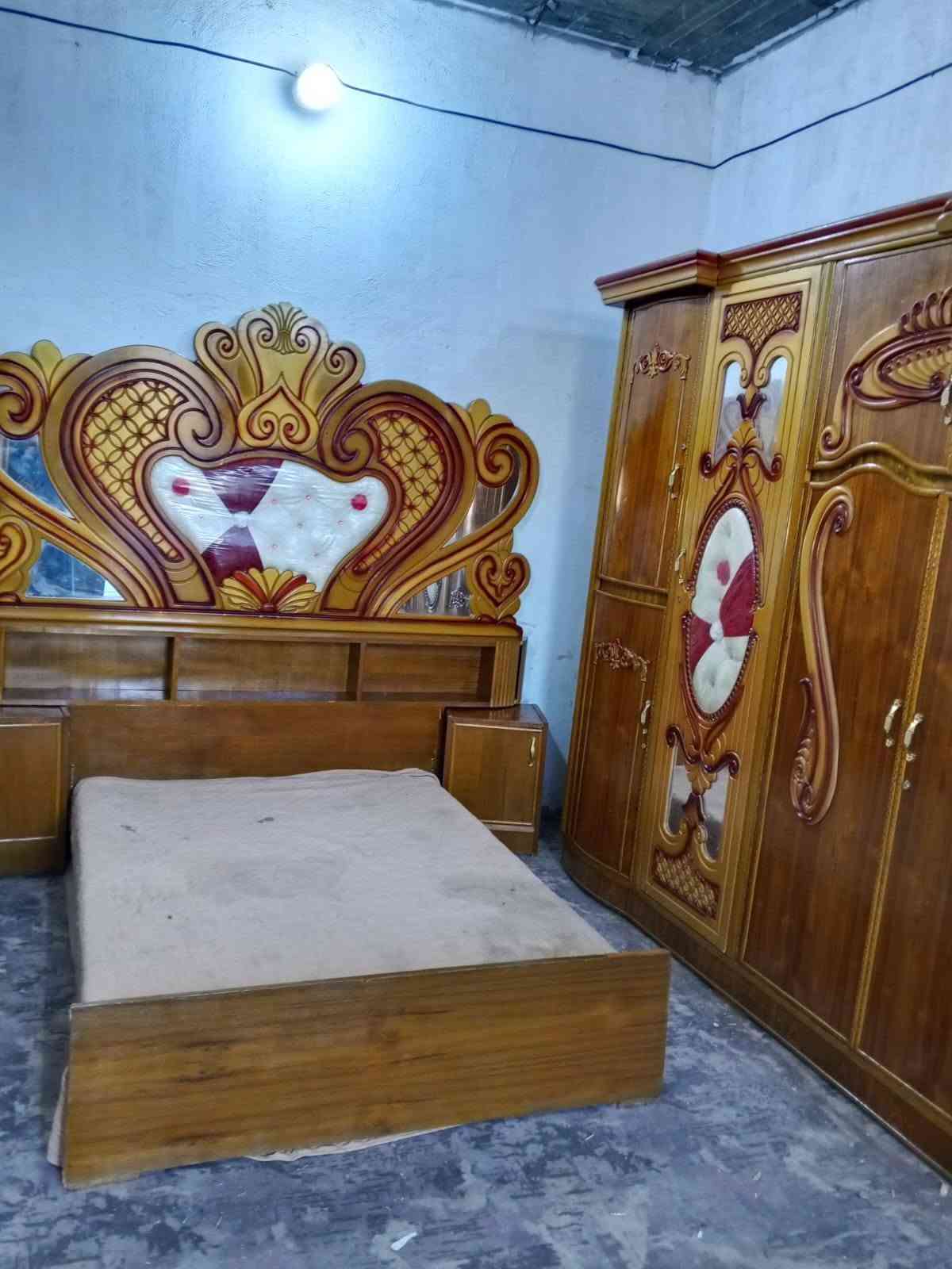 غرفه اخشاب • نضيفه • ست أبواب