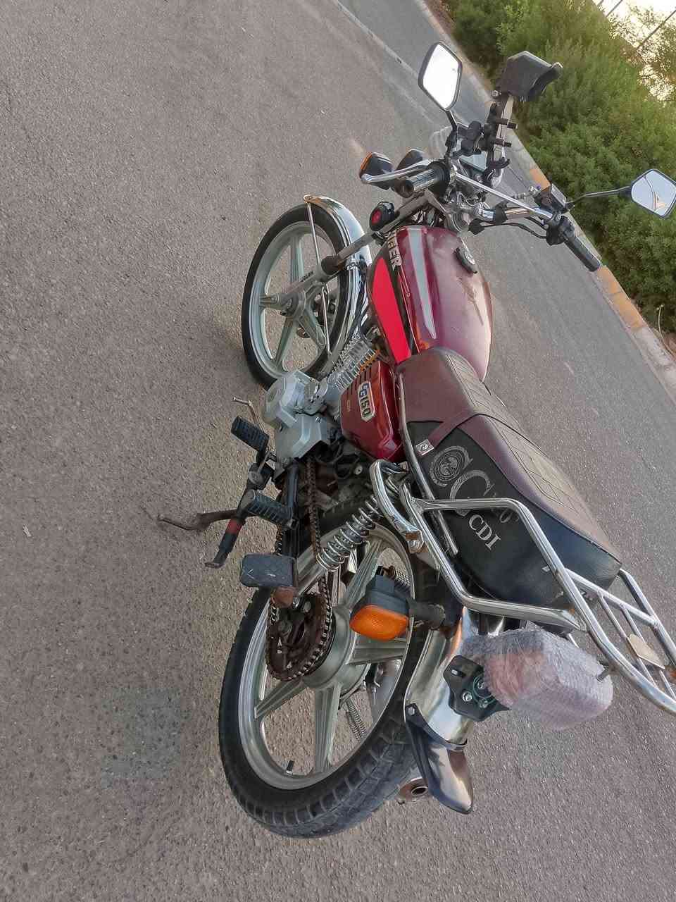 دراجه خمسه كير موديل 2020 محرك شرط لاصرف ولابخار ولا صوت بس قبق فوك مفتوح كهربائية شغاله باتري جديد سلف شغال السعر 360قفل قفل الشراي يخابر على رقم موبايل ‏‪***********‬‏ العنوان كركوك أسرى ومفقودين
