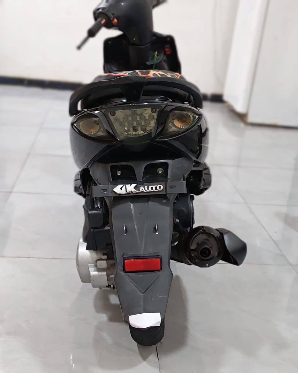 يَآ آلُلُہ سلُآم علُيَگم ۆرحٍمةّ آلُ لُہ ♥  
للبيع دراجه 🛵 ماكس مضلع حديث الدراجه كامله مكمله مكينه ما مفتوحه الكفرات بلاديات 

تخم تاير جديد صدر امامي رياضي  نوعيت JMLJ اصلي  

وياله رياضي  صالنصه  سبايدر كاربون فايبر اصلي 

طسته حلوه دبلات كهربائية كله شغله شاير لايت عالي ناصي

 سكن شاير يمنه يسره  شلعه معدل خير من الله  

اوراق منفيس موجود والدراجه كله مكفوله   

العنوان بغداد الأعلام هاذ رقمي بي وتساب رأسلني وتدلل

 ***********   السعر بلاشش ب 400 سبب البيع صار

 عندي ظرف واريد ابيعه وبل عافيه عله ياخذه تحياتي للجميع 🌹♥
