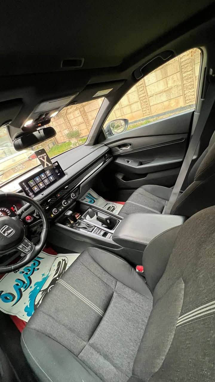 سلام عليكم : هوند اكورد 
اللون: سلفر  الفئة: Sport L Hybrid 
المحرك 2000 تنفس طبيعي 

المواصفات:

• قطعتين تبريد
• كشنات جلد
• تشغيل بصمة
• تشغيل عن بعد
• أبواب بصمة
• فتحة سقف
• شاشة كبيرة
• كاميرا خلفية
• رادار أمامي
• مثبت سرعة ذكي
• نظام المحافظة على المسار
• مانع اصطدام أمامي
• تحكم بالستيرن

• Apple CarPlay و Android Auto
• مقاعد رياضية
• نظام توفير الوقود ECO
حالة السيارة : خير من الله  
بلعافيه ع ياخذه 

البيع او مروس جارجر اوباما جالجنر

السعر 170 

للتواصل: ***********
