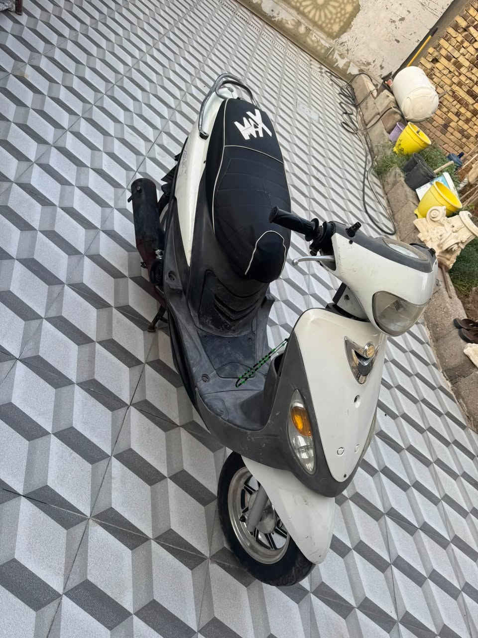 ماكس منغولي مفتوحه مكينه صوت ناعم كلش والي ايشوفها مامفتوحه وكلشي شغال بيها كهربائيات مابيها اي نقص السعر 650
***********
