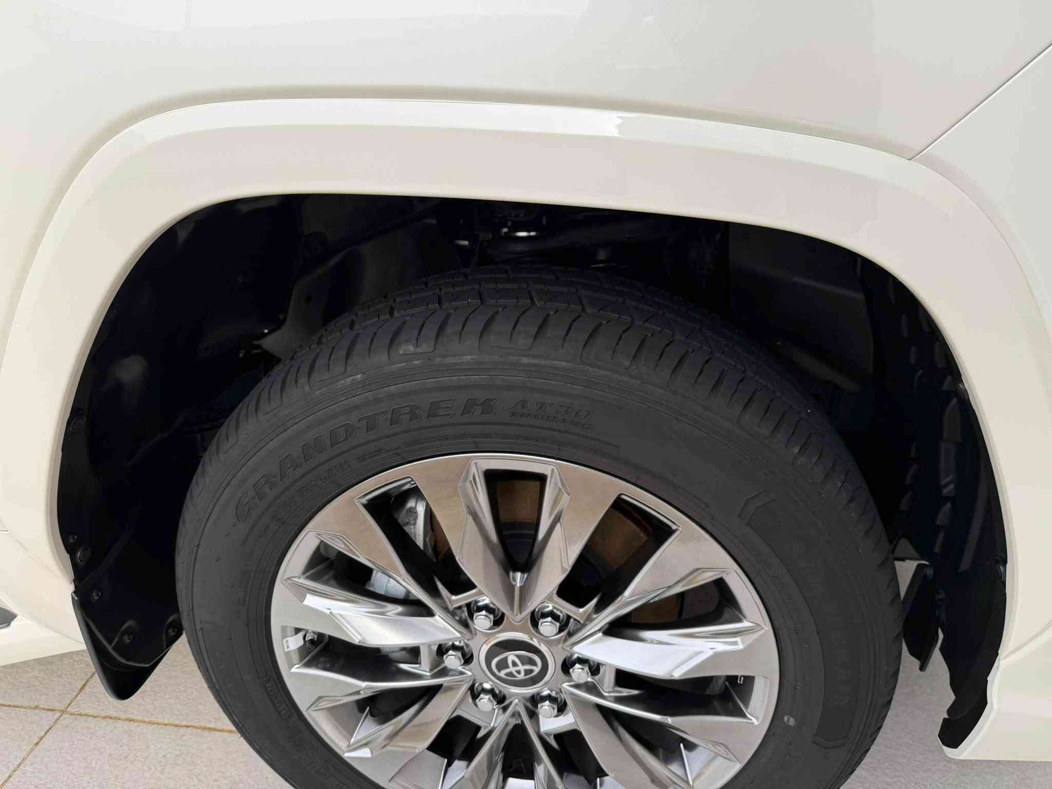 لاندكروز ٢٠٢٥ • GXR Limited S • توين تيربو