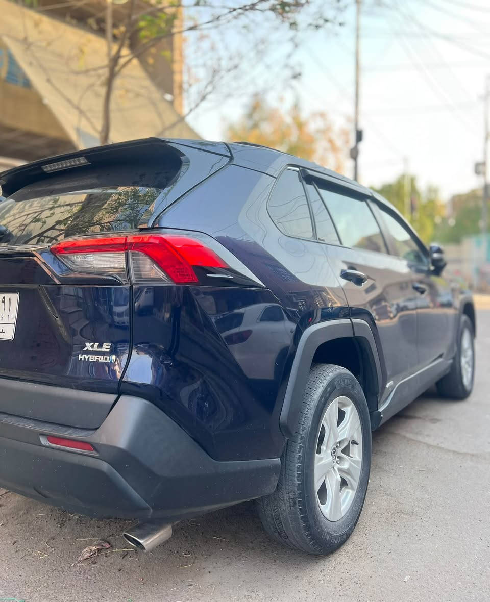 السلام عليكم من رخصت الادمن
            
                                         TOYOTA RAV4 XLE 2021

عداد 83000 كم وقابل للزياده 

وارد أمريكي 

• دفع رباعي 4*4

مكينه  2500cc هايبرد + بانزين 

كير 8 سرعات S 

• لون جويتي 

• كراسي مخمل /سايق كهرباء

• شاشة كبيرة

• كاميرا خلفي

• رادار امامي

• مانع تصادم

• محدد مسرب

• تصحيح مسار

• مثبت سرعة

• مانع انزلاق

• رادار جانبي نقطه عمياء 

• ابل كار بلاي 

• اندرويد اوتو 

• إنارة ترحيبية

• اوتو هولد 

• حساسات تجاوز BSM 

• شاشة اعطال

• اضوية امامية زنون LED

• اضوية خلفية LED

• اضاءة فل زنون LED

• حساسات ضغط هواء الإطارات 

• 6 وضعيات قيادة ⬇️

ايكو ECo

                                                              NORMALنورمال 

                                                                SPORTسبورت 

                                                                    SNOWثلوج

• قطعتين تبريد شاشه 

• سايد بريك بصمه 

• فتحه سقف طكتين

•صندوق كهربائي +شفط

•اشاير بالمري

• بلوتوث

• مدخل USB + AUX

•بعد هواي بيها مواصفات ناسيهم 

• ملاحضة  ايرباك فقط دركه وراجع سستم بلادي

السعر 215 وبيها مجال 
السيارة نظيفه واستخدام شخصي ممتعوبه 

عنوان بغداد القاهره 
الشراي يتصل لا يتعبني بالتعليقات 
***********7711629510
