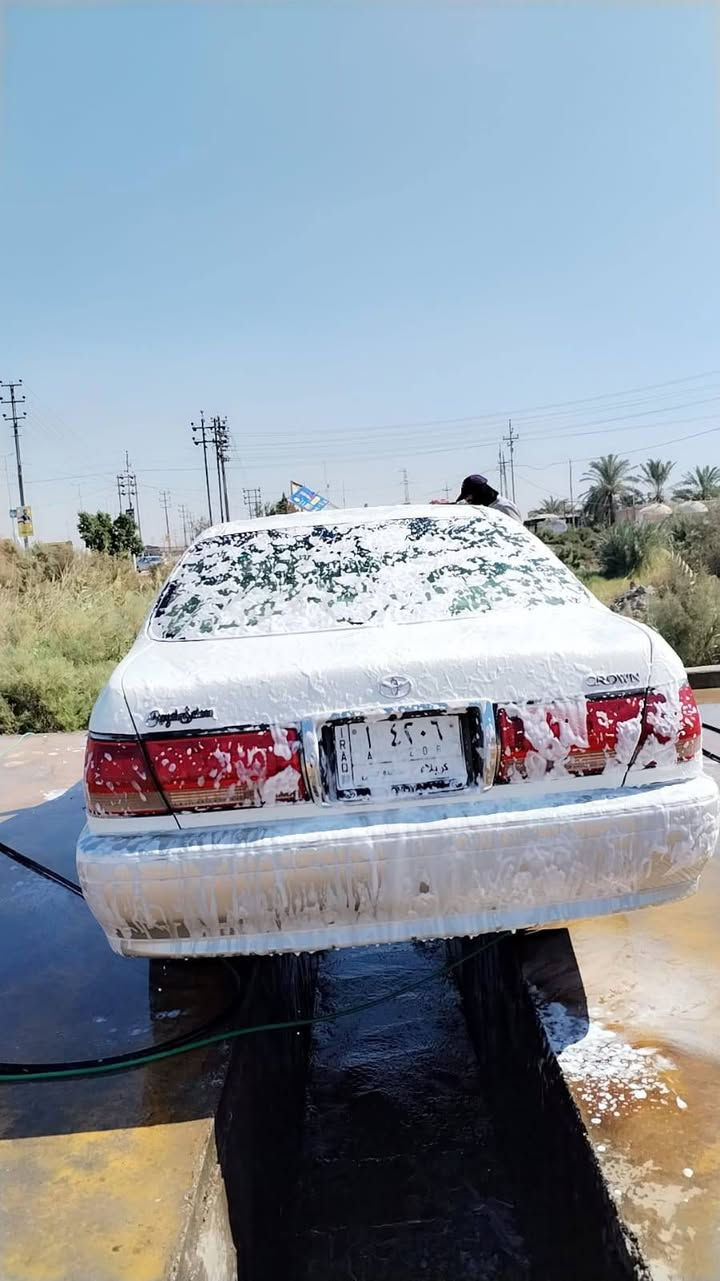 السلام عليكم جنون للبيع موديل 2000
دكمتين كفالة گير مكينه وحداده 
 و الكص والنقل والاصوليات والضربه القويه
مكينه فيفتي 3000 فيشتين 
باتري جديد 
مشط جديد 
باور جديد 
سياره عليها إدامة 
سنوية منتهيه ب شهر ٣ تحويل ثاني يوم 
رقم كربلاء المقدسة 
سياره بيه ضربه بلصندوك وراجع بارد 
تبريدها بيه ضعف يعني يحتاج كمبريسر 
السعر 108 وبيها مجال قليل 
مكاني البراضعيه عويسيان مقابل القصور 
***********

