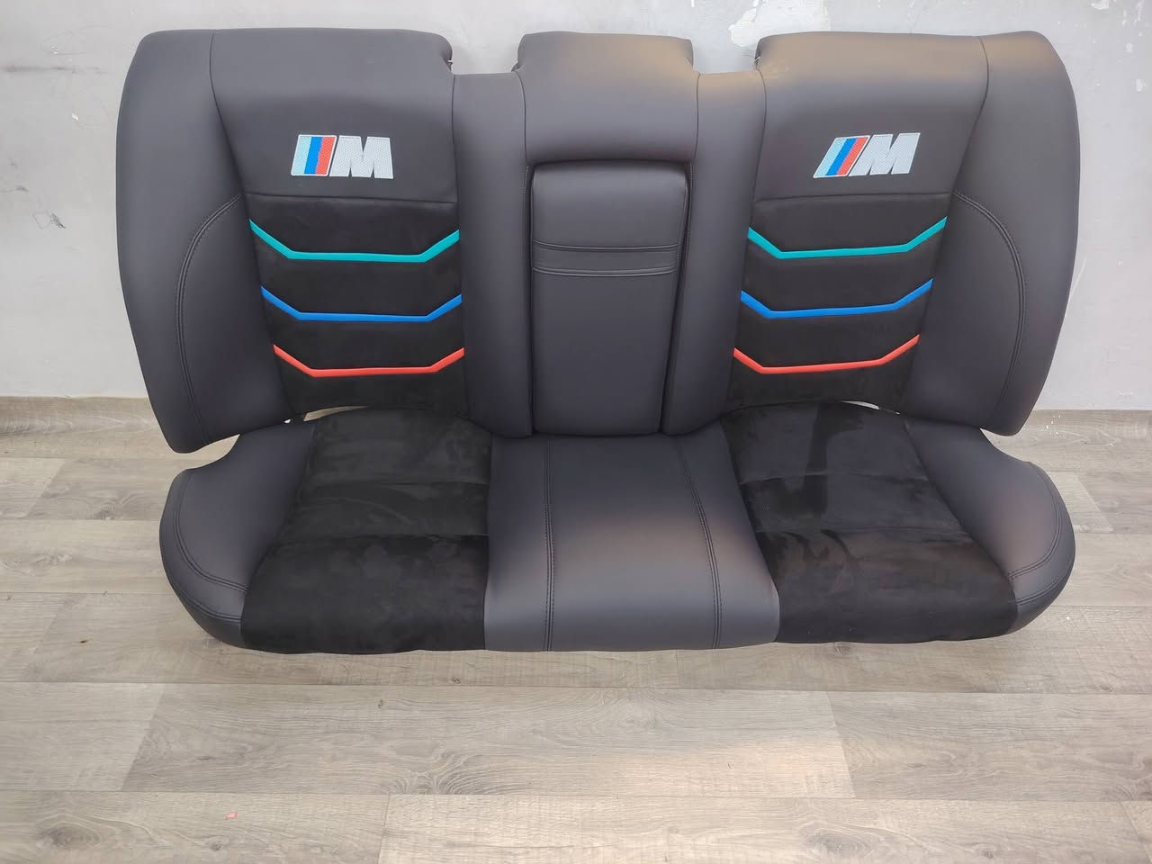 السلام عليكم للبيع كشناتBMW500 رياضي بدي قديم جلد وكنتارا عمل درجة أولى السعر 500 الف مكاني بغداد الحرية ***********
