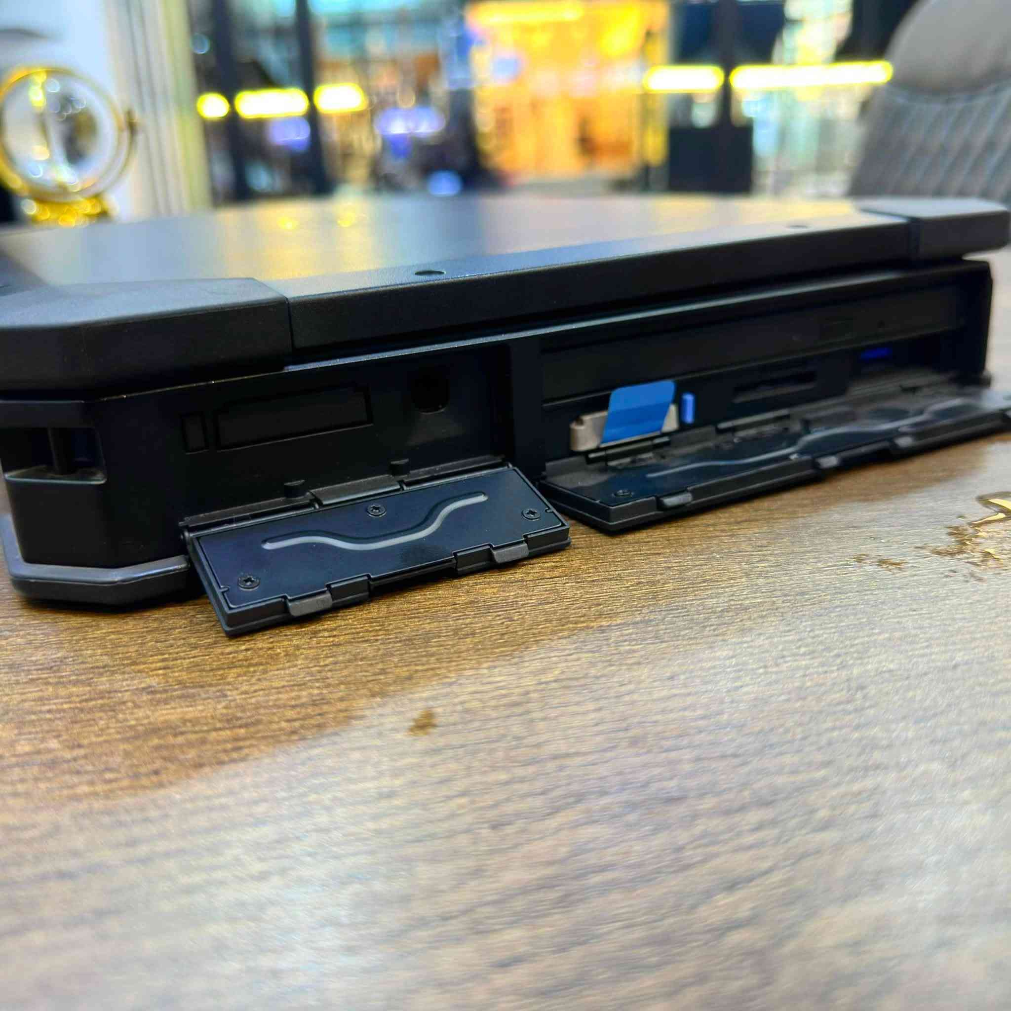 لابتوب مدرع دل DELL
لابتوب فول نظافه دبل بطاريه مواصفات عاليه 
معالج كوراي ٥ جيل ثامن
رام ١٦ كيكا 
هارد ٥١٢ كيكا اسسدي nvme 

شاحن اصلي 

السعر 485  الف 
موقع اربيل متوفر توصيل 
***********

