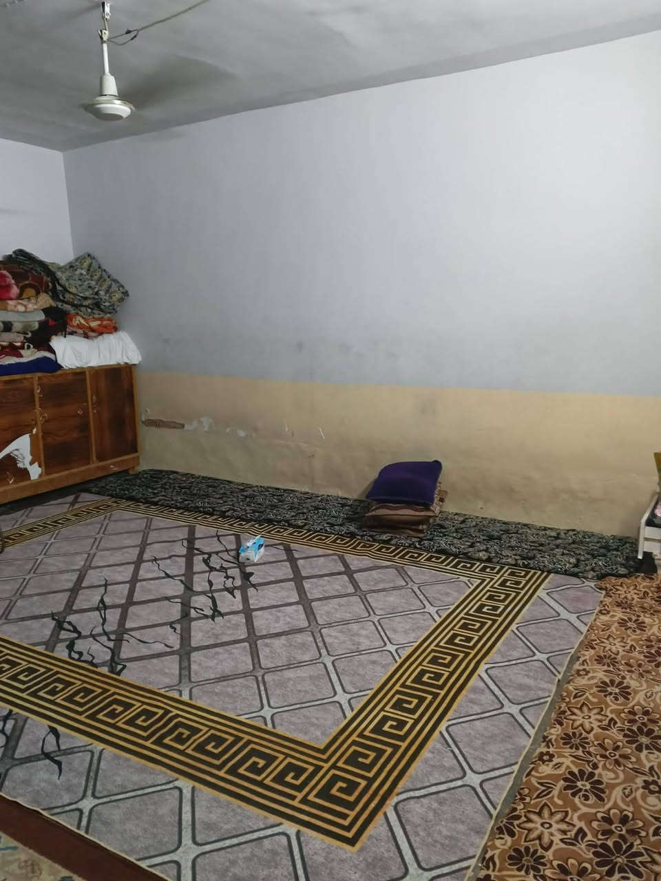 السلام عليكم 
على بركه الله مشتمل للبيع 
المساحه 80متر واقع حال 100طابو صرف سعره مناسب جدااا العنوان بالمربعه خدمات كامله موقعه حلو للشراي الاتصال ***********او مراسله الصفحه ومن الله التوفيق
