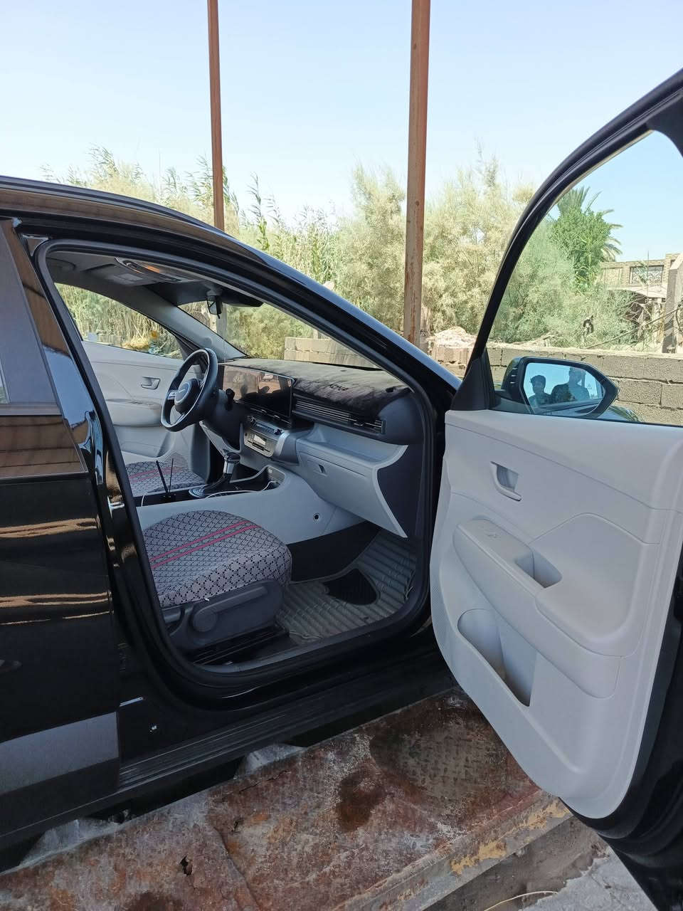 السلام عليكم
كونا 2024 امريكي
 لون اسود 
بدون حادث فقط  دعاميه اماميه
مرقم بغداد بأسمي
مواصفات
محرك 2000 دوش
بصمه
تشغيل عن بعد
شاشه طويله ديجتال
تبريد قطعتين
اوتو هولد
سياره جاهزه جديده خير من الله
مكان سياره بابل الكفل 
للاستفسار ... 
***********
