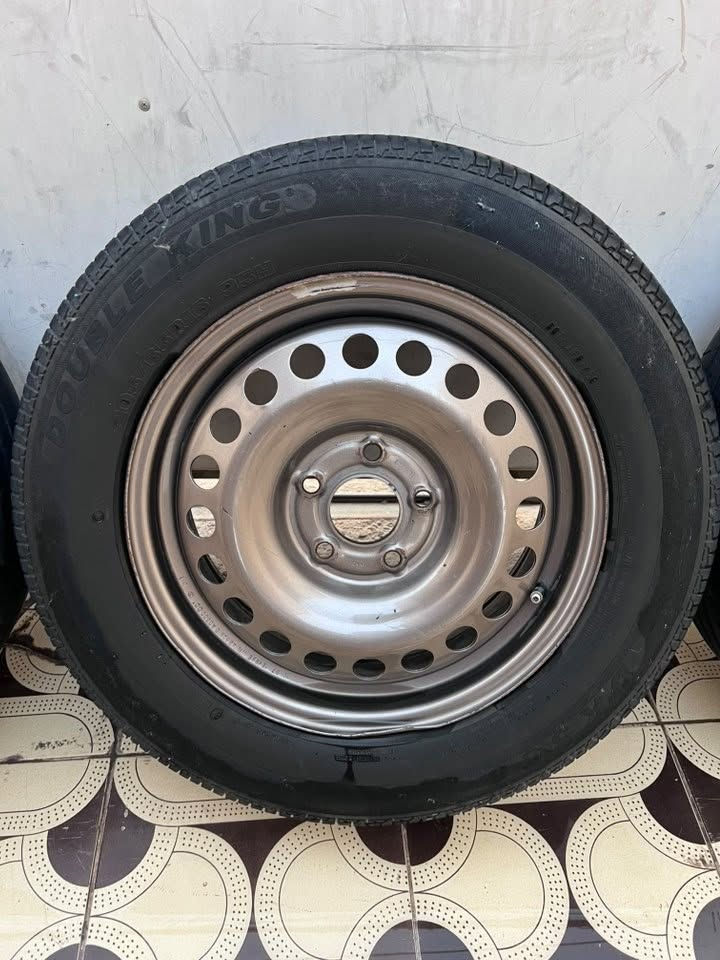 ويل كب حجم 16 لاعواج  لا لحيم شرط البلنص تاير مو زين يحتاج تبديل
السعر 200 وبي مجال مكاني بابل 
***********
