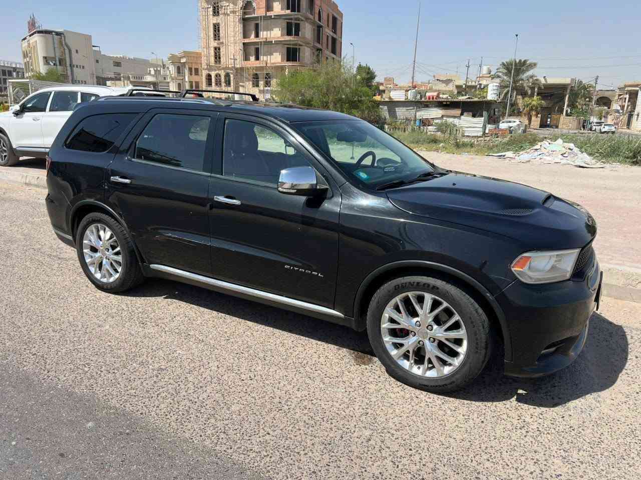 السلام عليكم
دورنكو  سيتاديل موديل 2014 اللون اسود 

وارد امريكي ضررها چاملقات مصلحات والبنيد محدث 2020 مع الدعامية 

رقم بغداد مشروع وطني بأسمي تتخول من اي محافظة دوشمة جديده تختلف عن الي بالمنشور طخم تاير  مكان السيارة البصرة السعر 190 وبيه مجال  

للتواصل الاتصال  عالرقم 

***********
