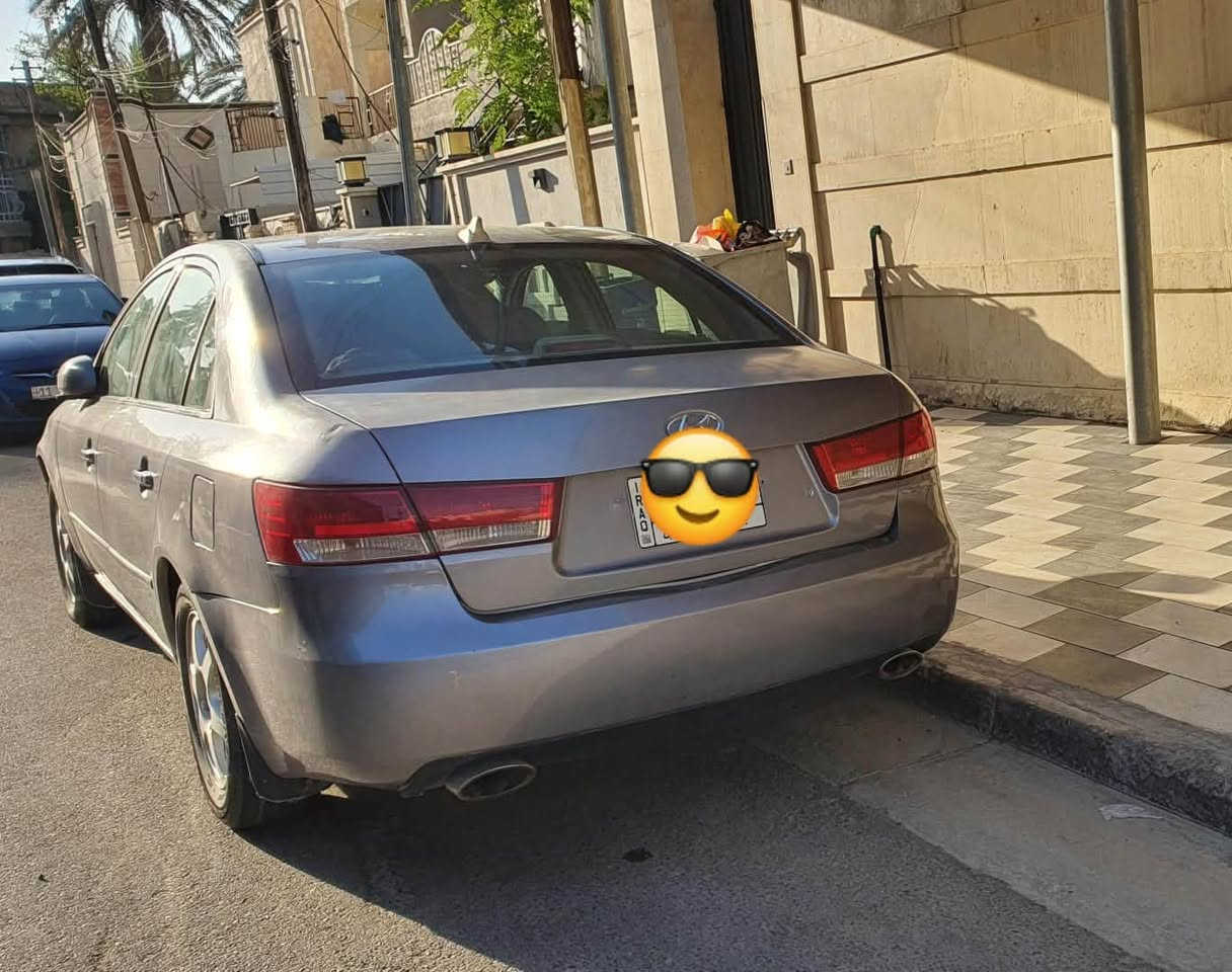 سياره موديل 2007 وارد امريكي مصبوغ عام للجماليه الجاملغ اليمين مو ضربه  دا ابدل التاير وكع الجك وكعت ع التاير  المحرك 6 سلندر 3300 المحرك والكير والحداديه والتبريد خير من الله   المكان بغداد  
السعر 75$  اخوان متواجد فقط ع هذا الرقم 
رقم+***********
