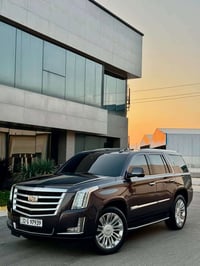 اسكاليد پلاتينيوم • V8 • ٧٣ الف