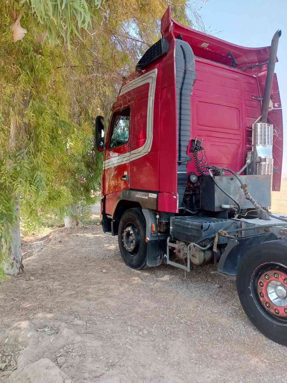 السلام عليكم 
فالفو للبيع موديل2001
سياره حلوه ونضيفه 
حصه كاز بيها 
مربوط ورها عربانه نص جناب 3دناكير 

محرك بشرط 
اكسل بشرط 
رقم صاحب السياره ***********
