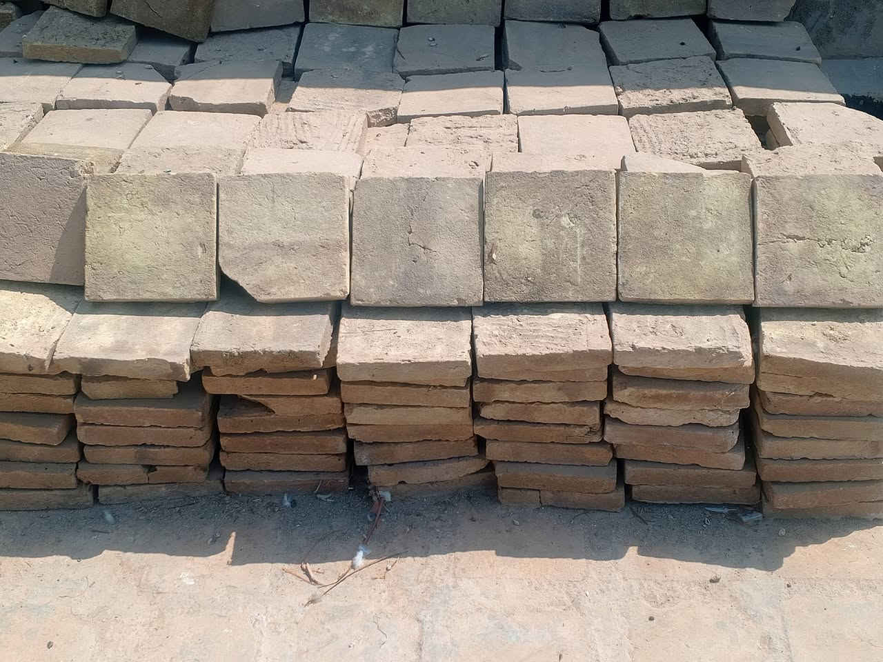 فرشي للبيع العدد أكثر من 400 السعر مناسب المكان طويريج جناجة الشراي يتصل على الرقم ***********
